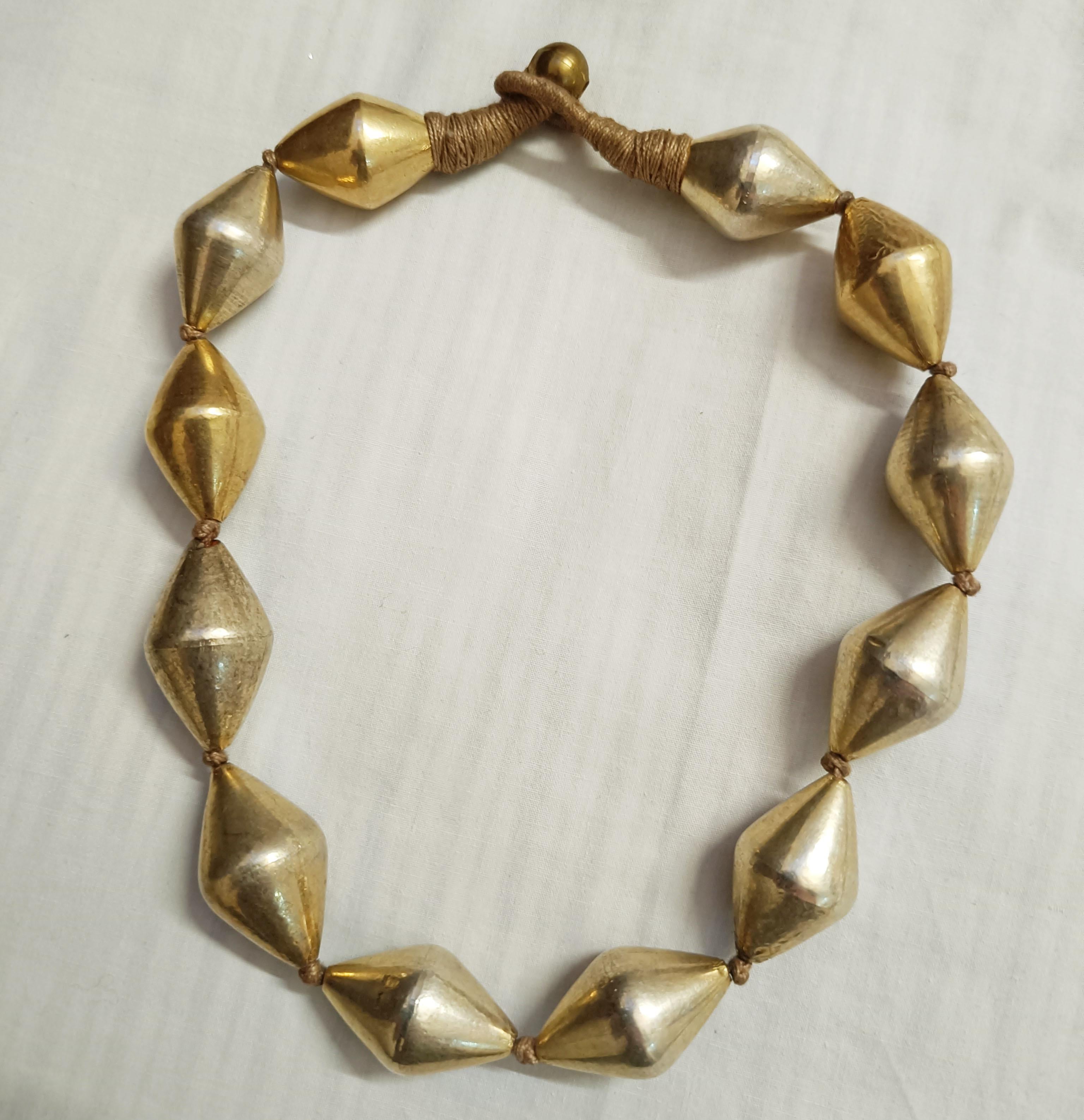 Indien Vintage  Grand collier indien de perles en argent et vermeil Tribal en vente