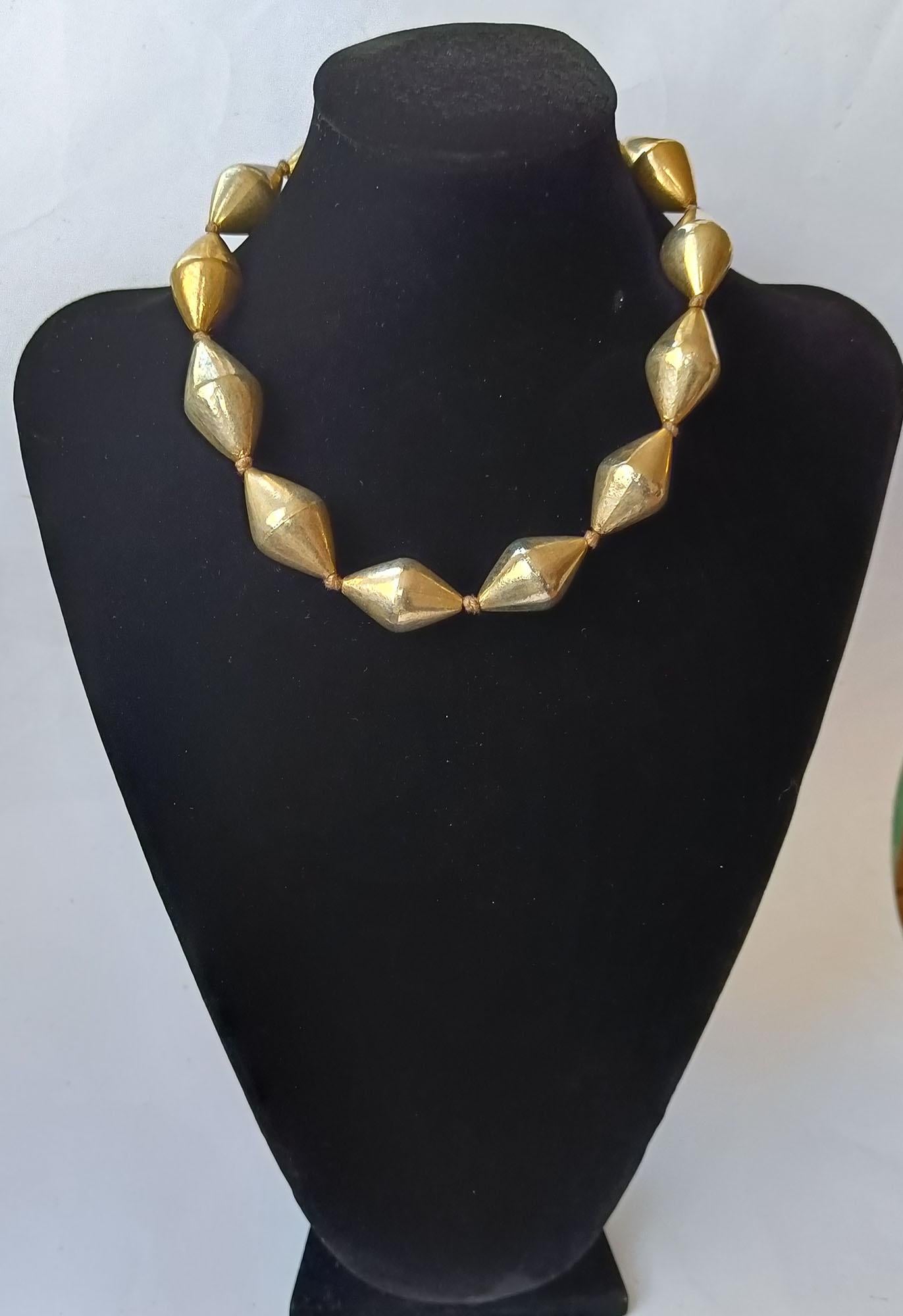 Vintage  Grand collier indien de perles en argent et vermeil Tribal Bon état - En vente à London, GB
