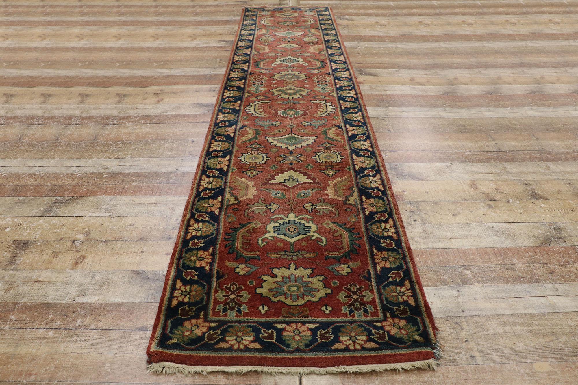 Wool 1970's Indian Mahal Carpet with Traditional Style For Sale