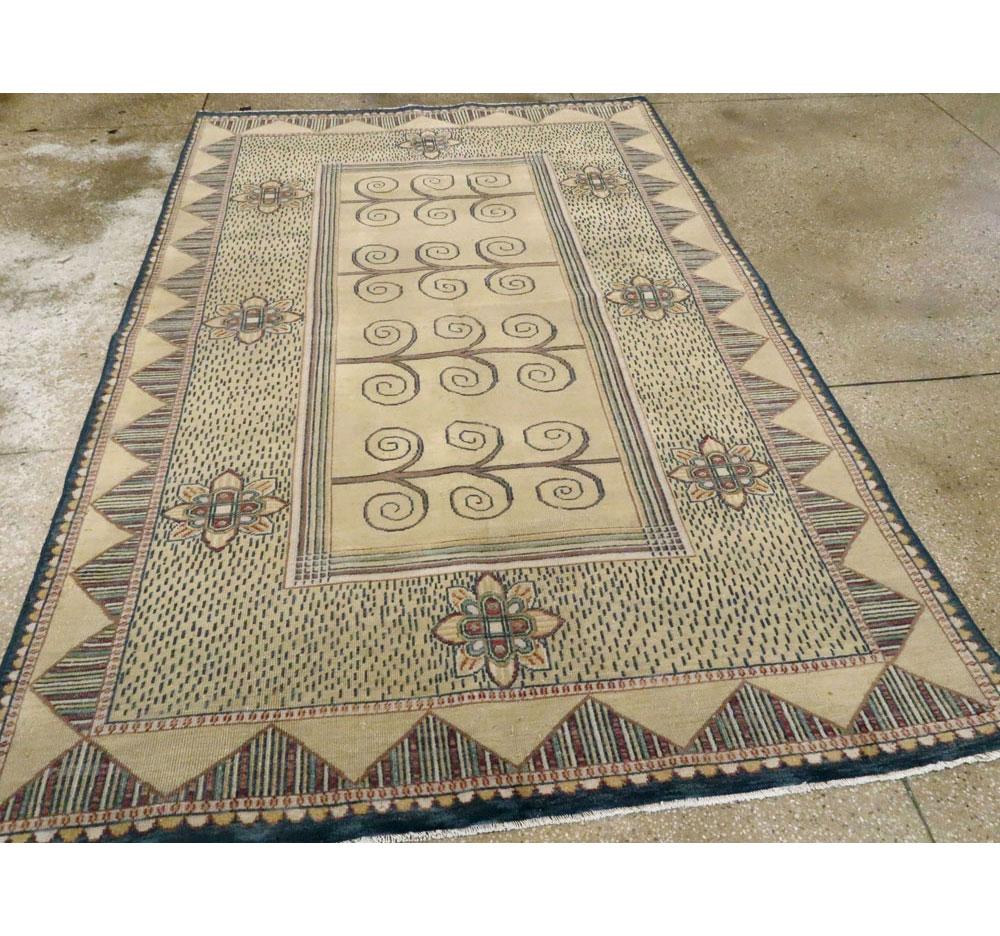 20th Century Vintage Indian Deco Style Rug For Sale