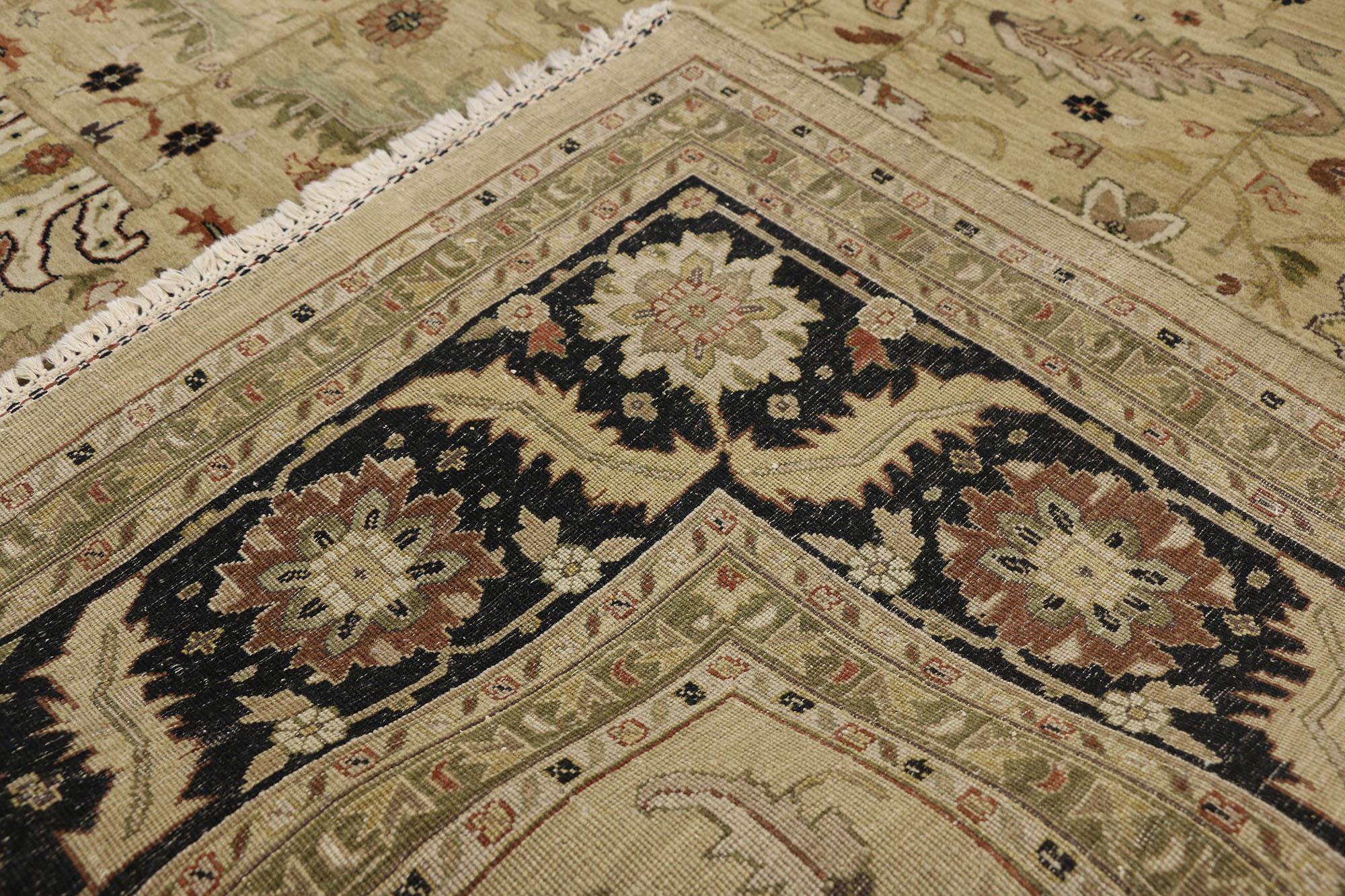 20th Century Vintage Indian Rug with Classic Colonial Revival Style For Sale