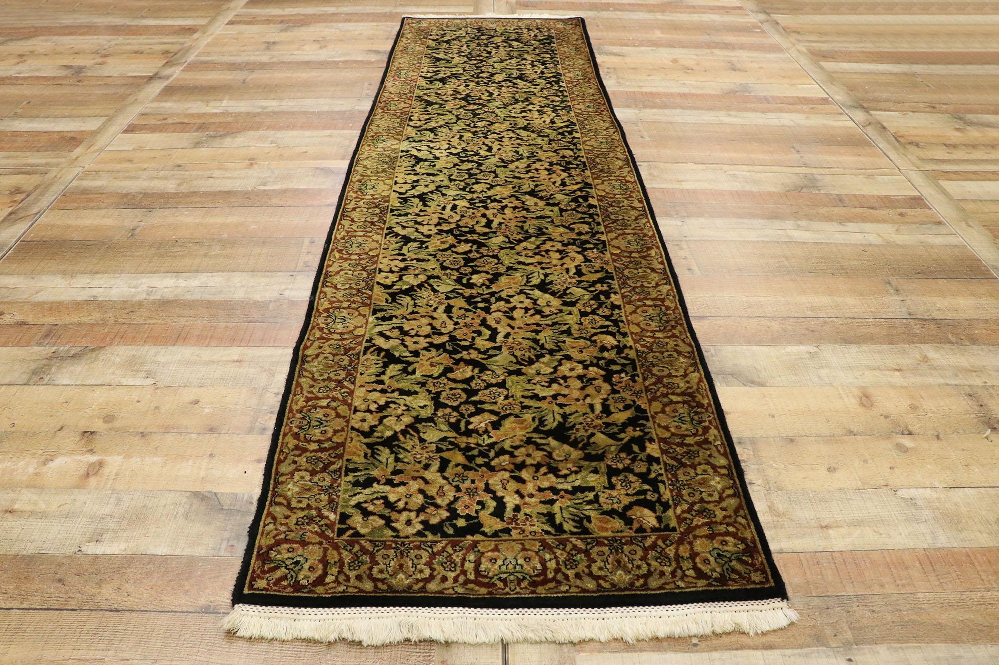 Vintage Indian Runner with Old World Traditional Style For Sale 1