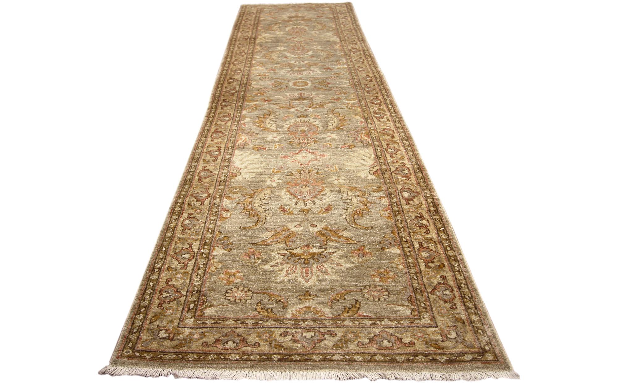 Modern Vintage Indian Sultanabad Carpet with Traditional Style For Sale