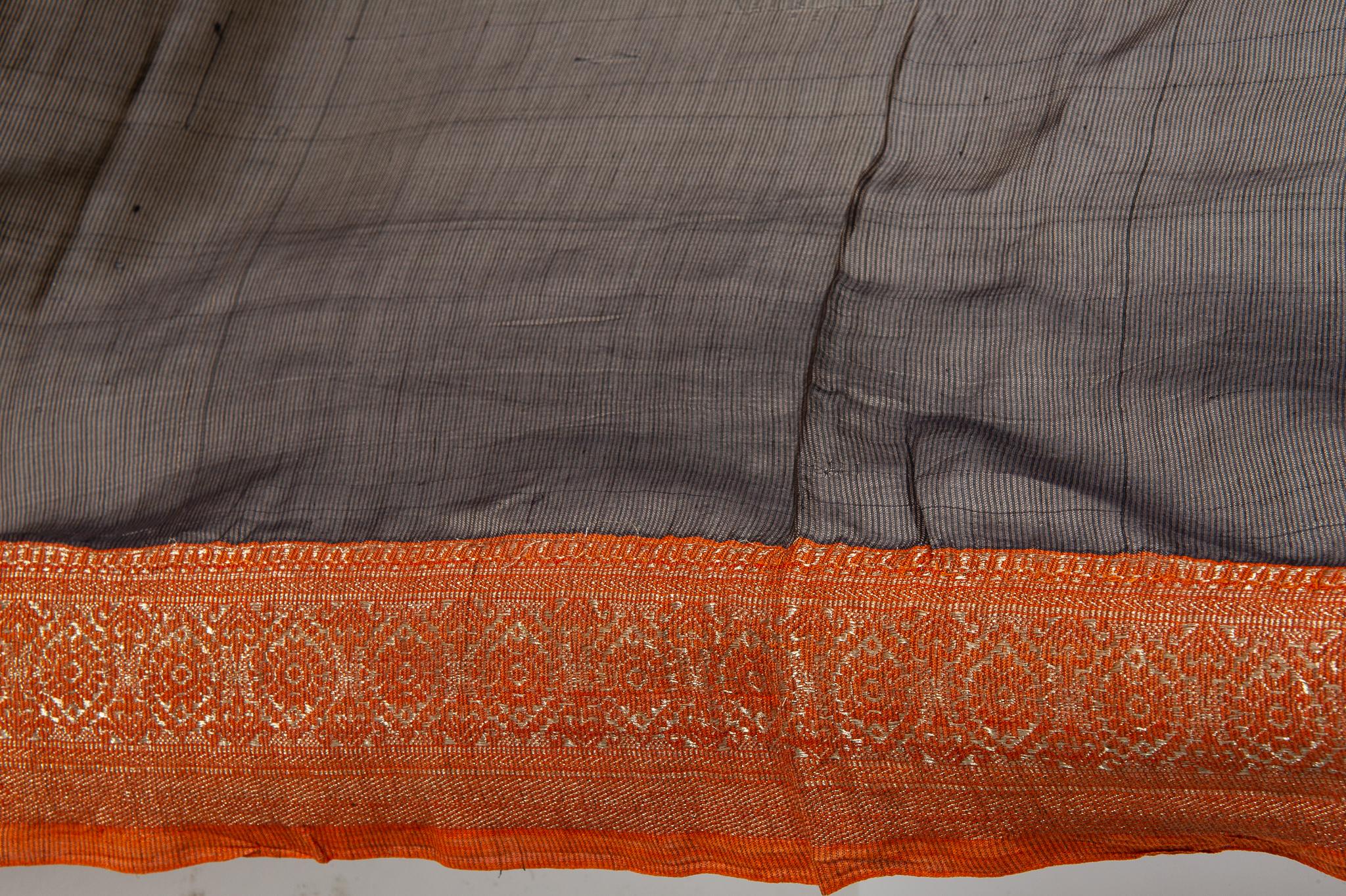 Synthétique  Robe de soirée indienne Sari de couleur marron, bordure rouge et or, également pour l'été en vente