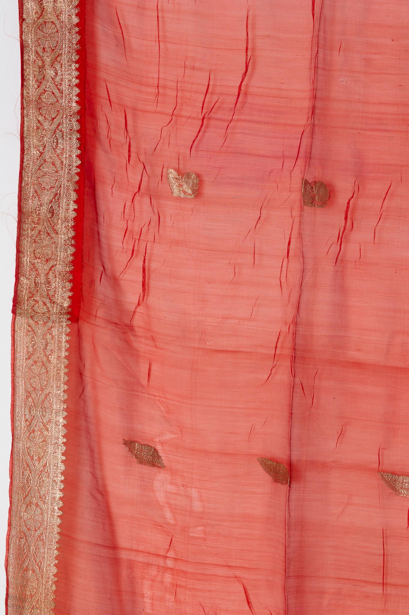  Sari indien couleur corail Nouvelle idée de rideaux inhabituels aussi en vente 7