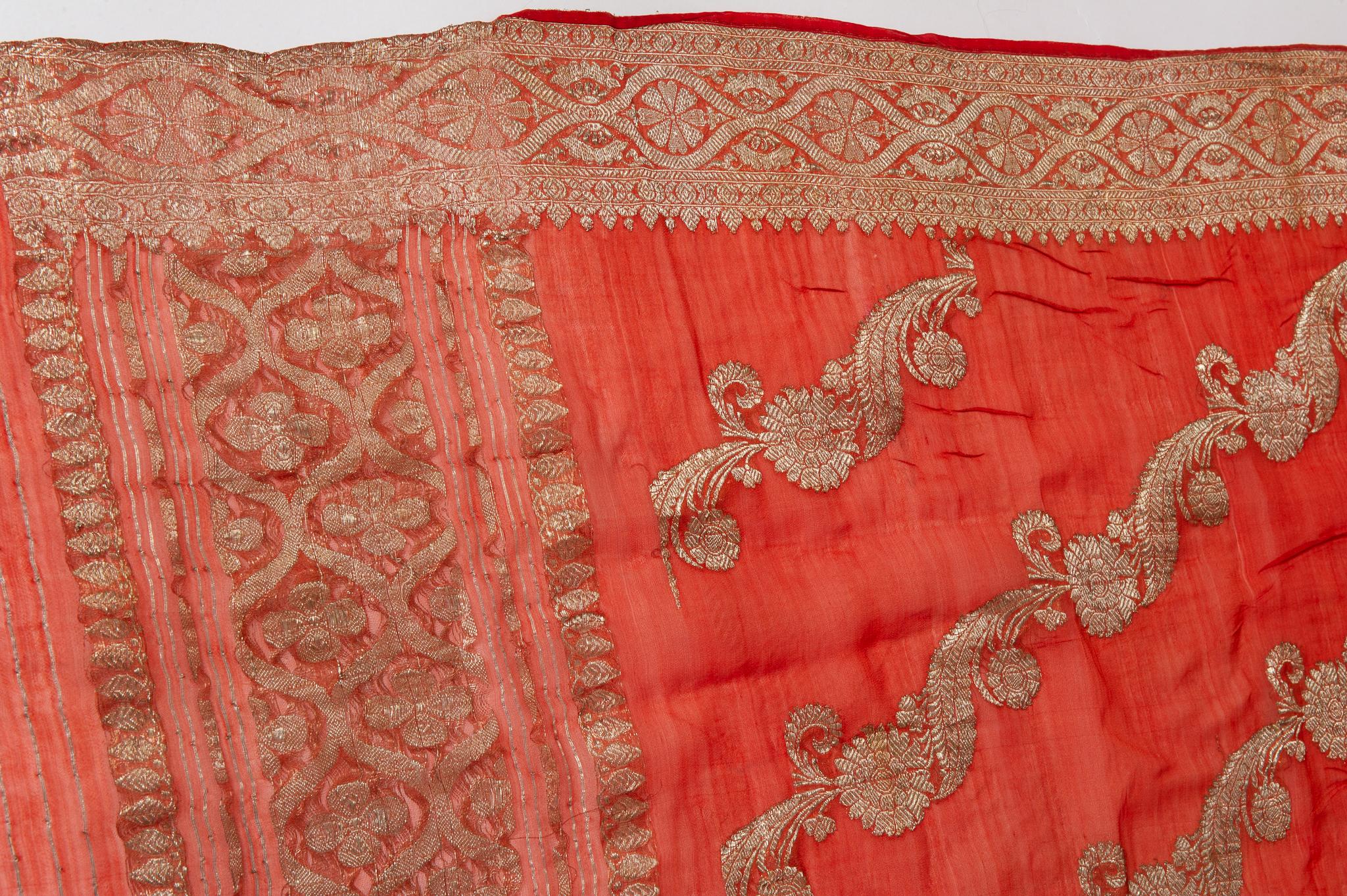  Sari indien couleur corail Nouvelle idée de rideaux inhabituels aussi en vente 8