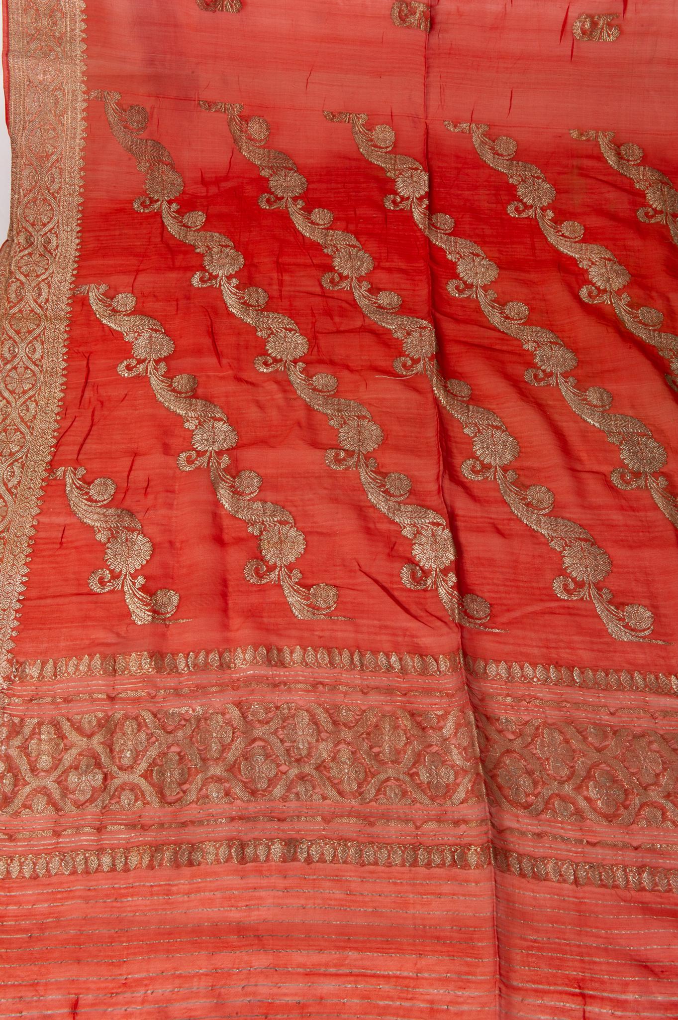  Sari indien couleur corail Nouvelle idée de rideaux inhabituels aussi en vente 9