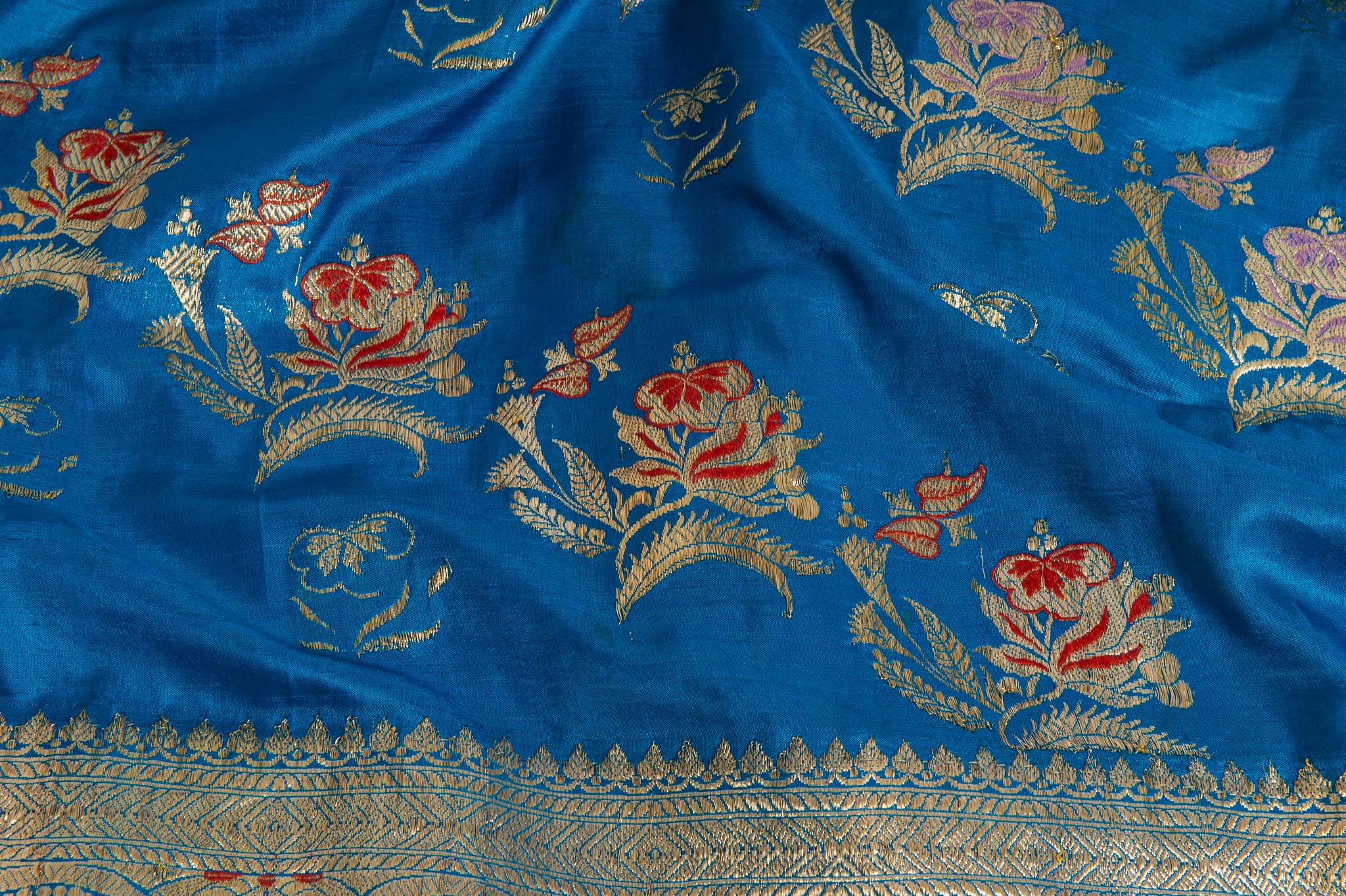  Indian Sari Turquoise with Rich Floral Drawing, for Curtain Also For Sale 4