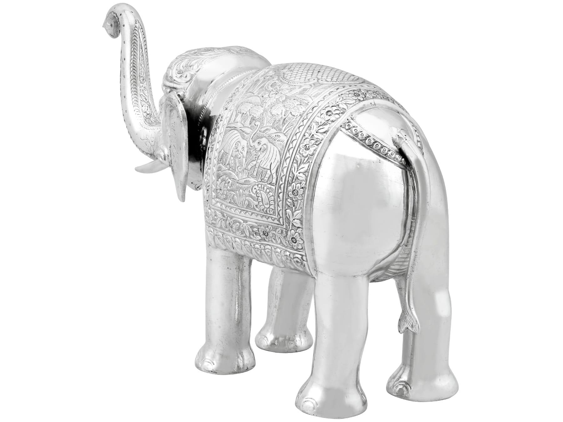 Vintage Indian Silver Elephant Table Ornament For Sale 1