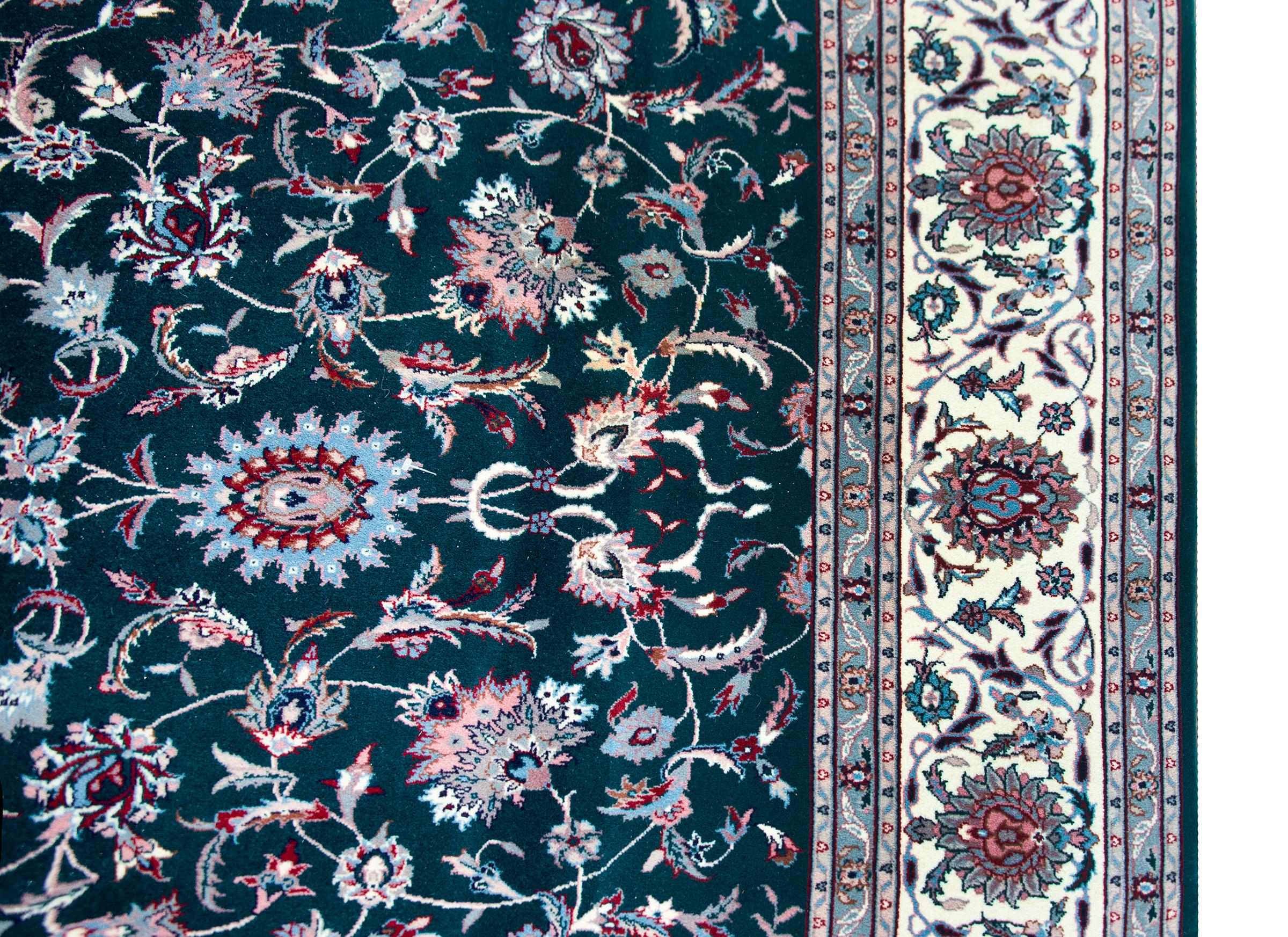 Indischer Täbris-Teppich im Vintage-Stil (Wolle) im Angebot