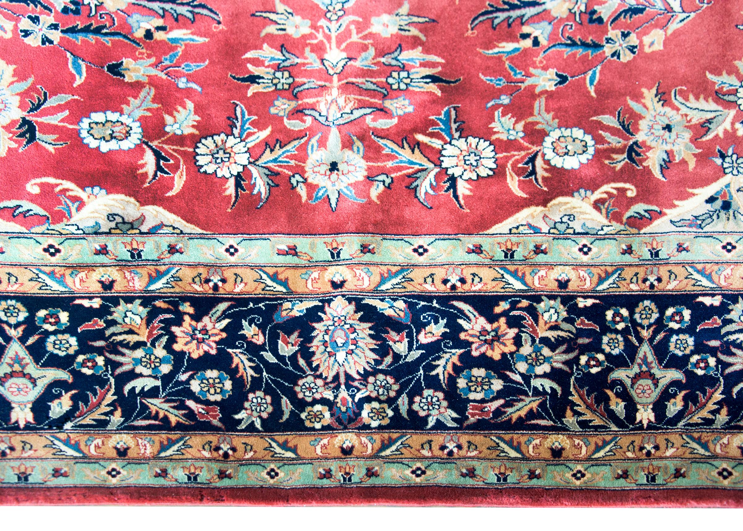 Indischer Vintage-Teppich im Täbris-Stil im Zustand „Gut“ im Angebot in Chicago, IL