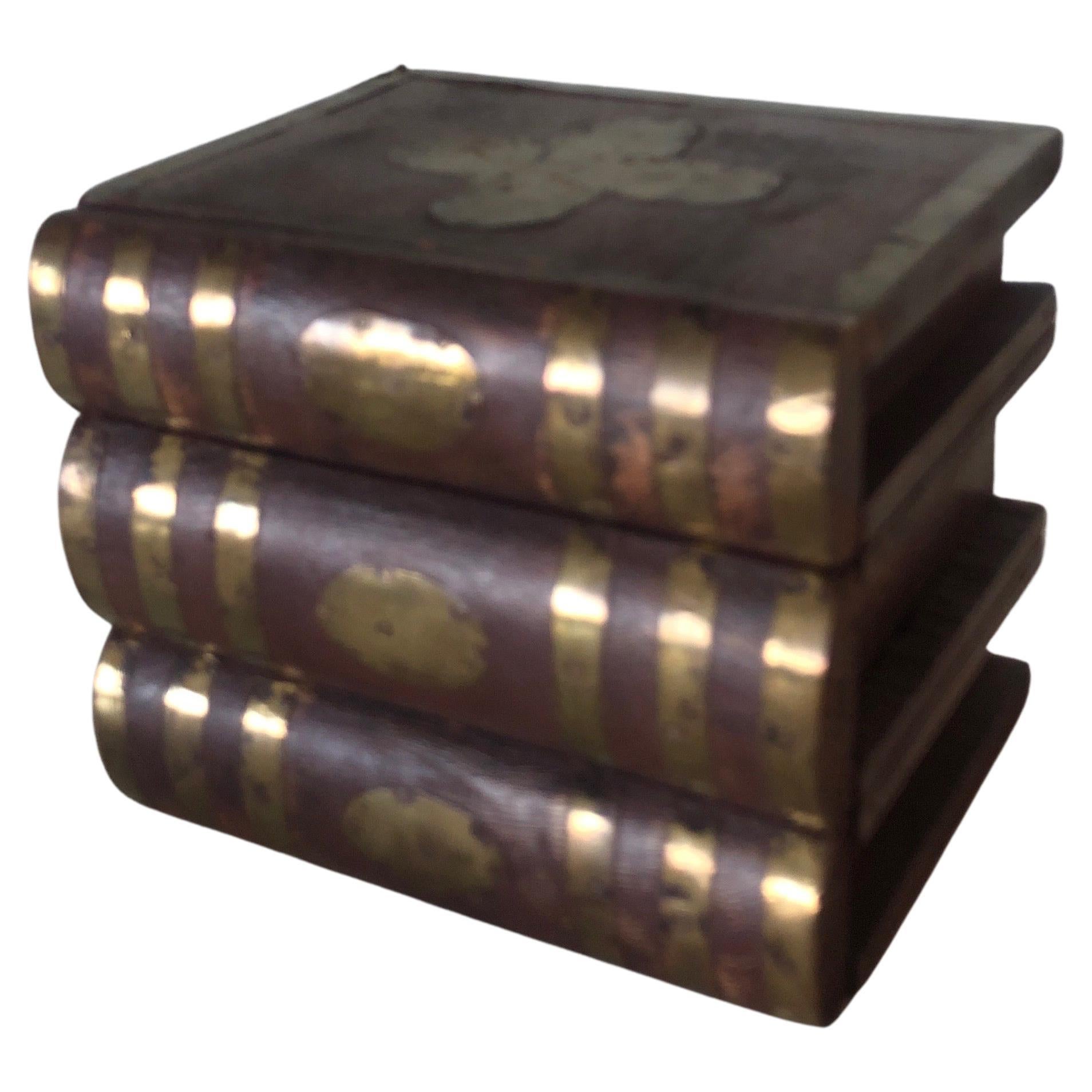 Small Vintage Green and Gold Hand Painted Indian Lacquered Jewelry Box