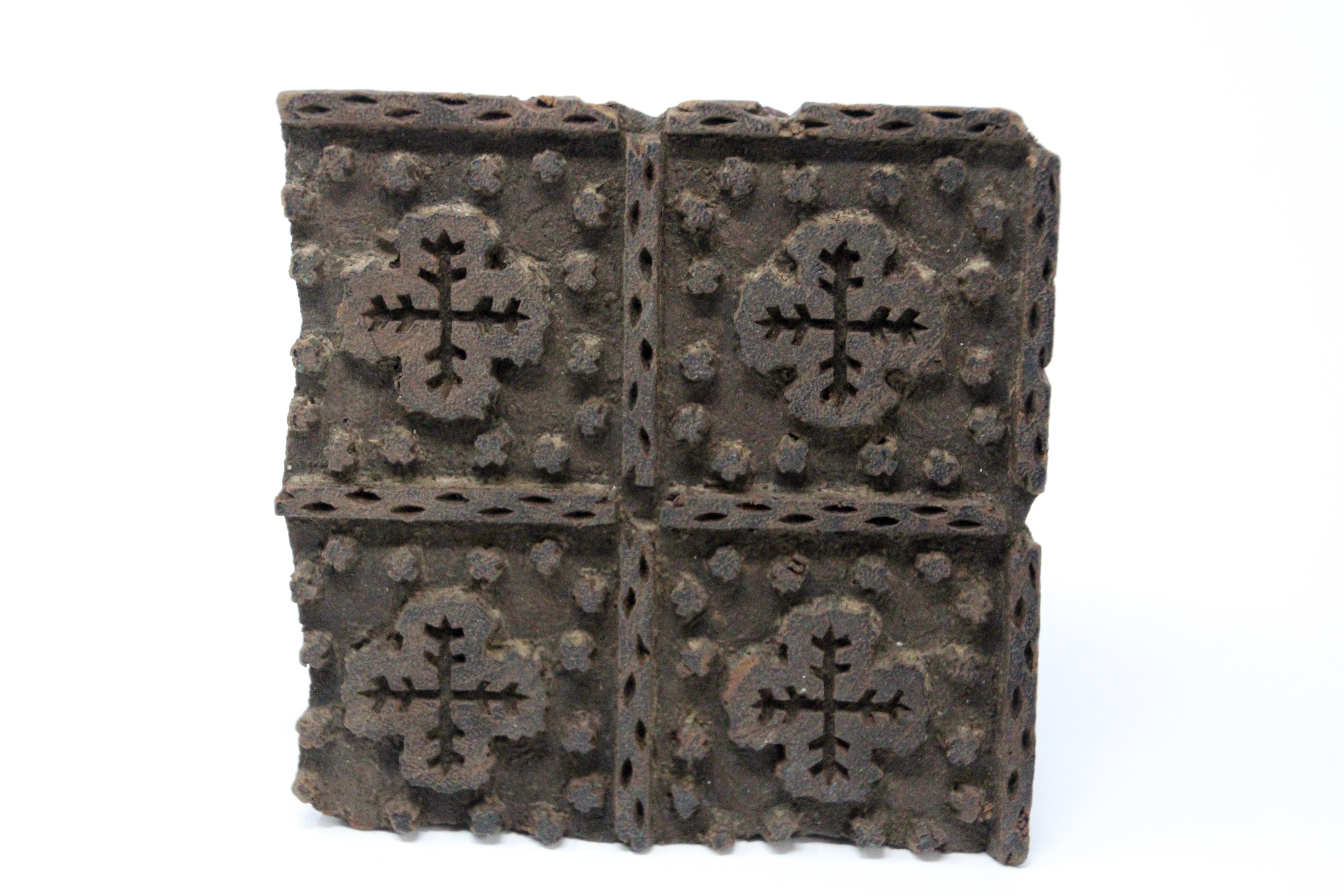 Vintage Indian wooden printing block.
Wood block print used to hand print textile.
Chiseled by specialized carvers, in traditional patterns.
Each color requires a separate block.
Hand carved wooden fabric printing stamp from India with