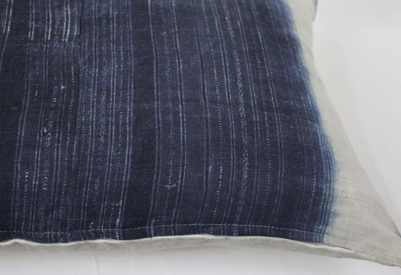 Vintage Indigo and Off-White Batik Style Pillow In Good Condition In Brea, CA