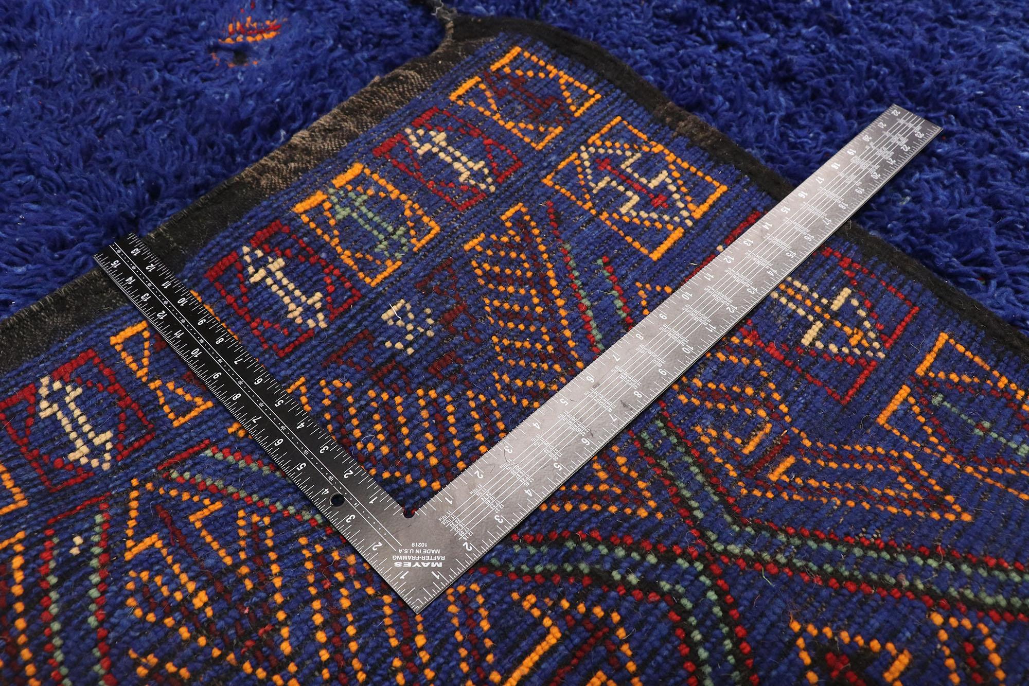 Marokkanischer blauer Beni MGuild-Teppich im Vintage-Stil, Bohemian Paradise Meets Cozy Nomad im Zustand „Gut“ im Angebot in Dallas, TX