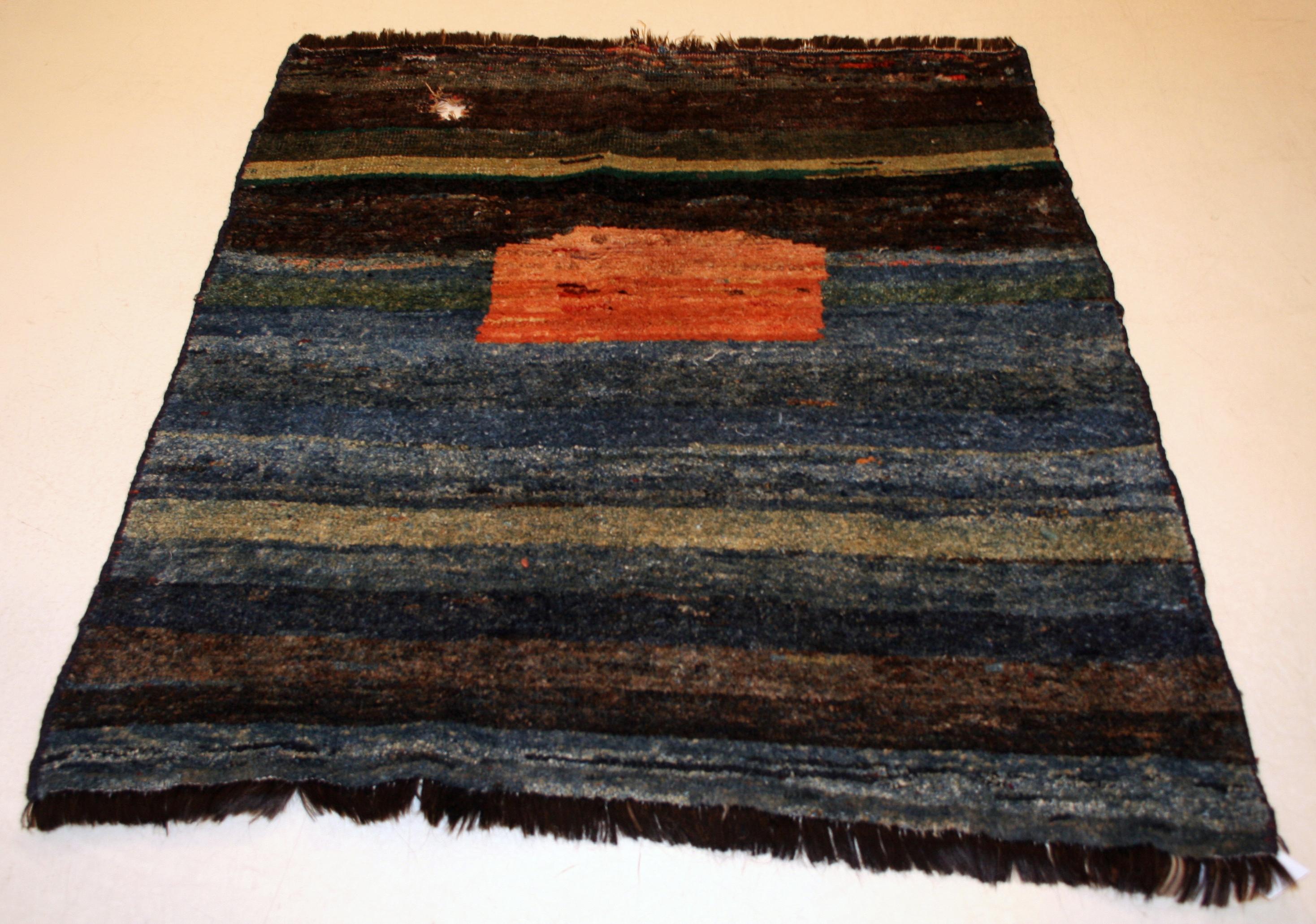 Minimalistischer Stammeskunst-Teppich in Indigoblau (Tulu)