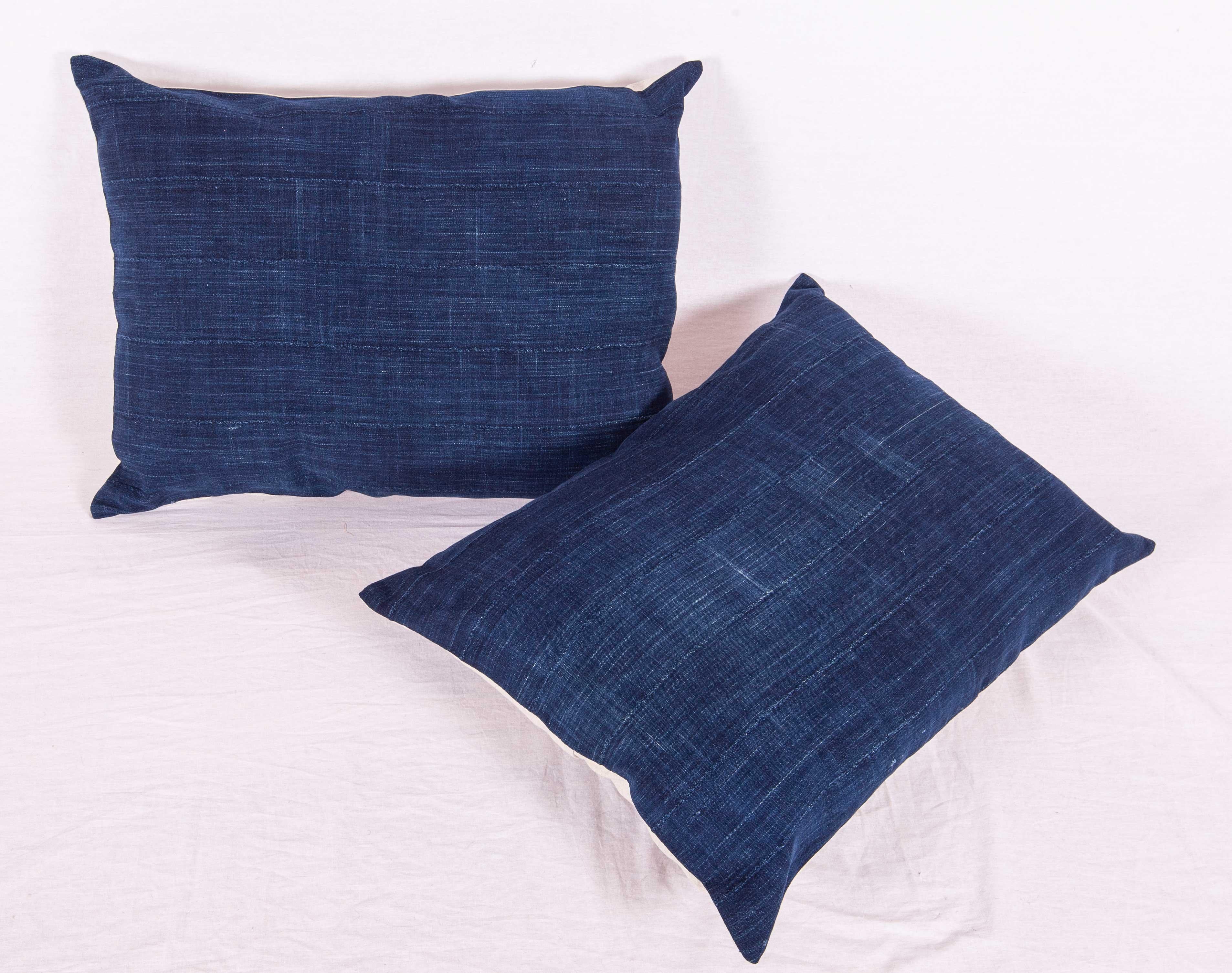 Vintage Indigo Pilow / Cushion Covers Fashioned from a Cloth from Mali Africa In Good Condition In Istanbul, TR