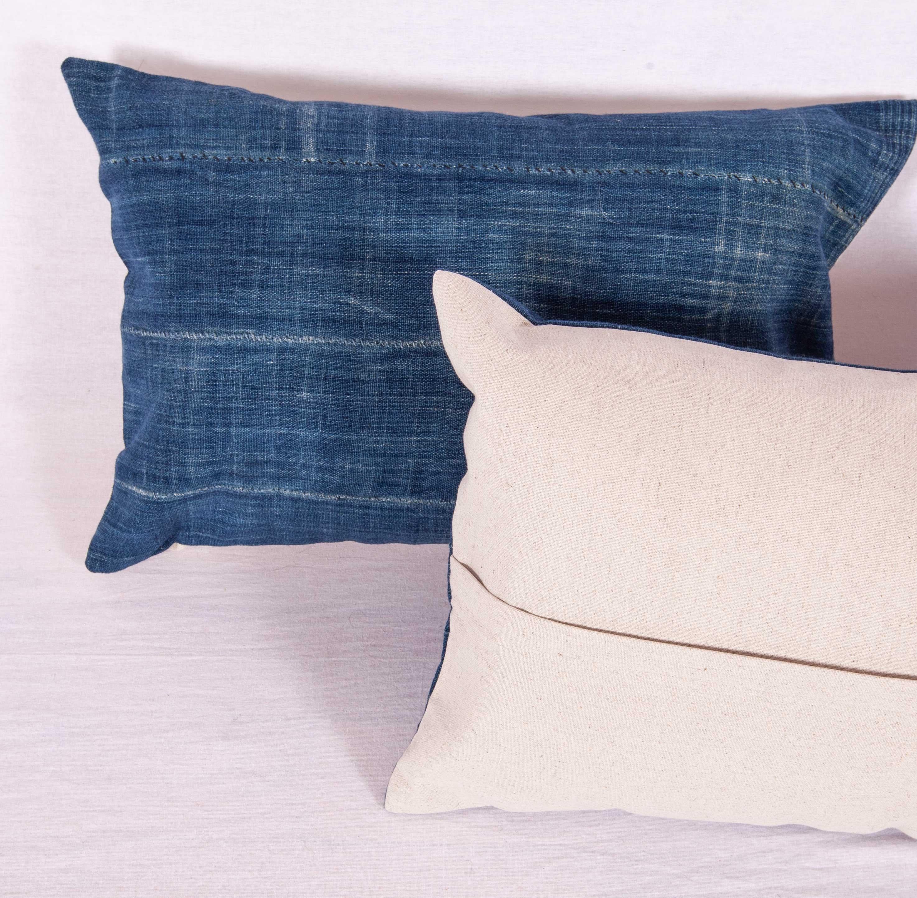 Vintage Indigo Pilow / Cushion Covers Fashioned from a Cloth from Mali Africa In Good Condition In Istanbul, TR