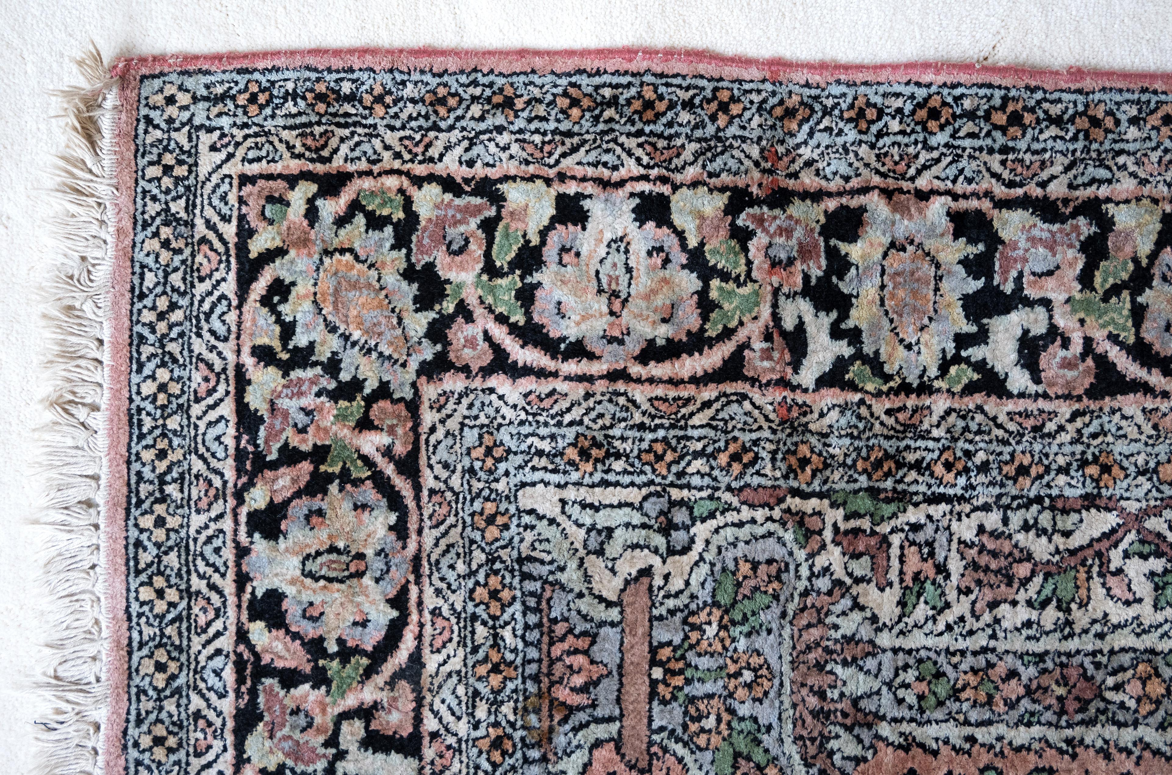 Indian Vintage Indo Persian Rug 153 x 94 c Pink, Black, Blue C.1970 For Sale