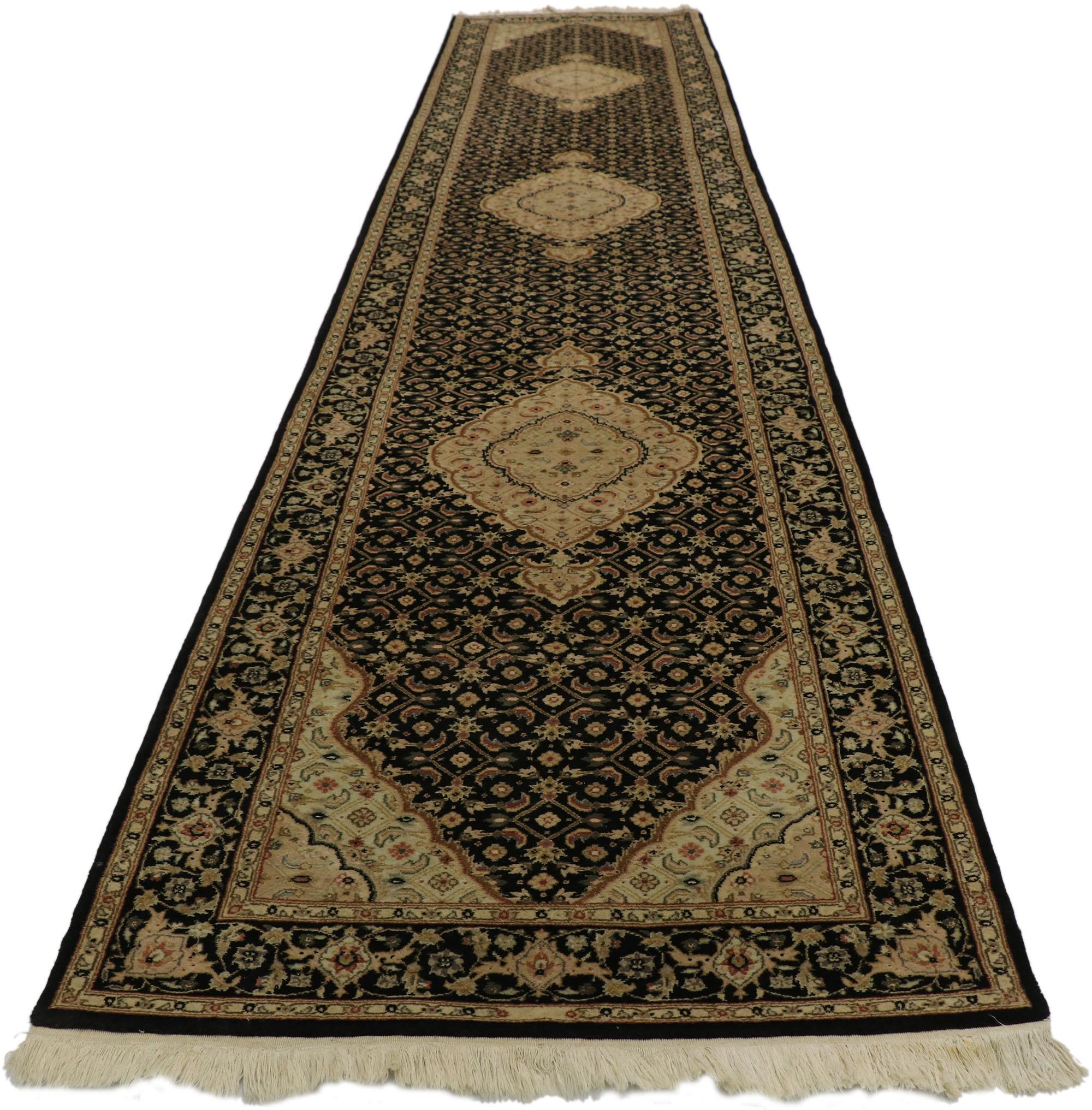 Noué à la main Tapis de couloir indien vintage persan de style Tabriz en vente