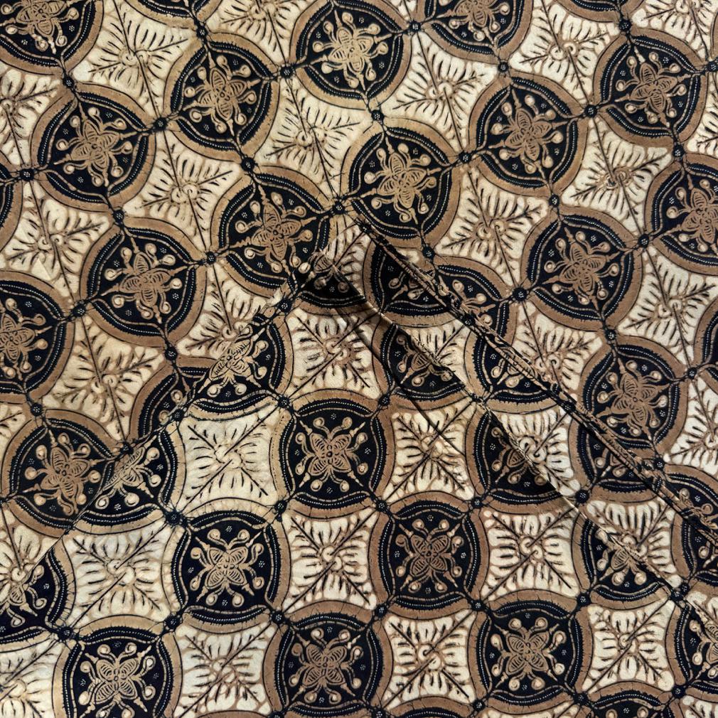 Vintage indonesiano Kain Batik Tulis, Jogja (Yogyakarta), Java, 1970 in vendita 2