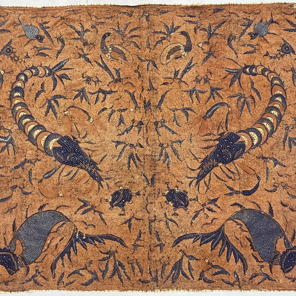 Vintage Indonesian Kain Batik Tulis Supit Urang, Solo (Surakarta), Java, 1950 For Sale 4