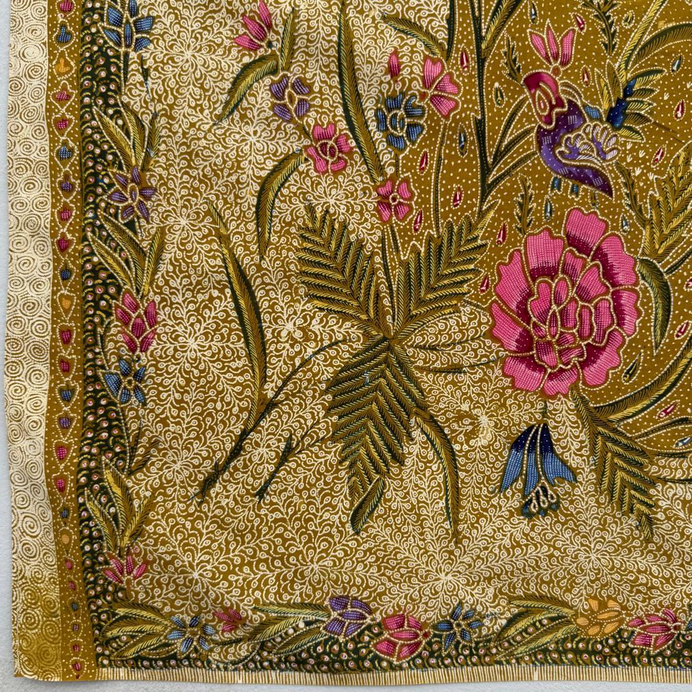 Artisanat Broche vintage indonésienne Kain Panjang Batik Tulis Pagi-sore, Demak, Java 1950 en vente