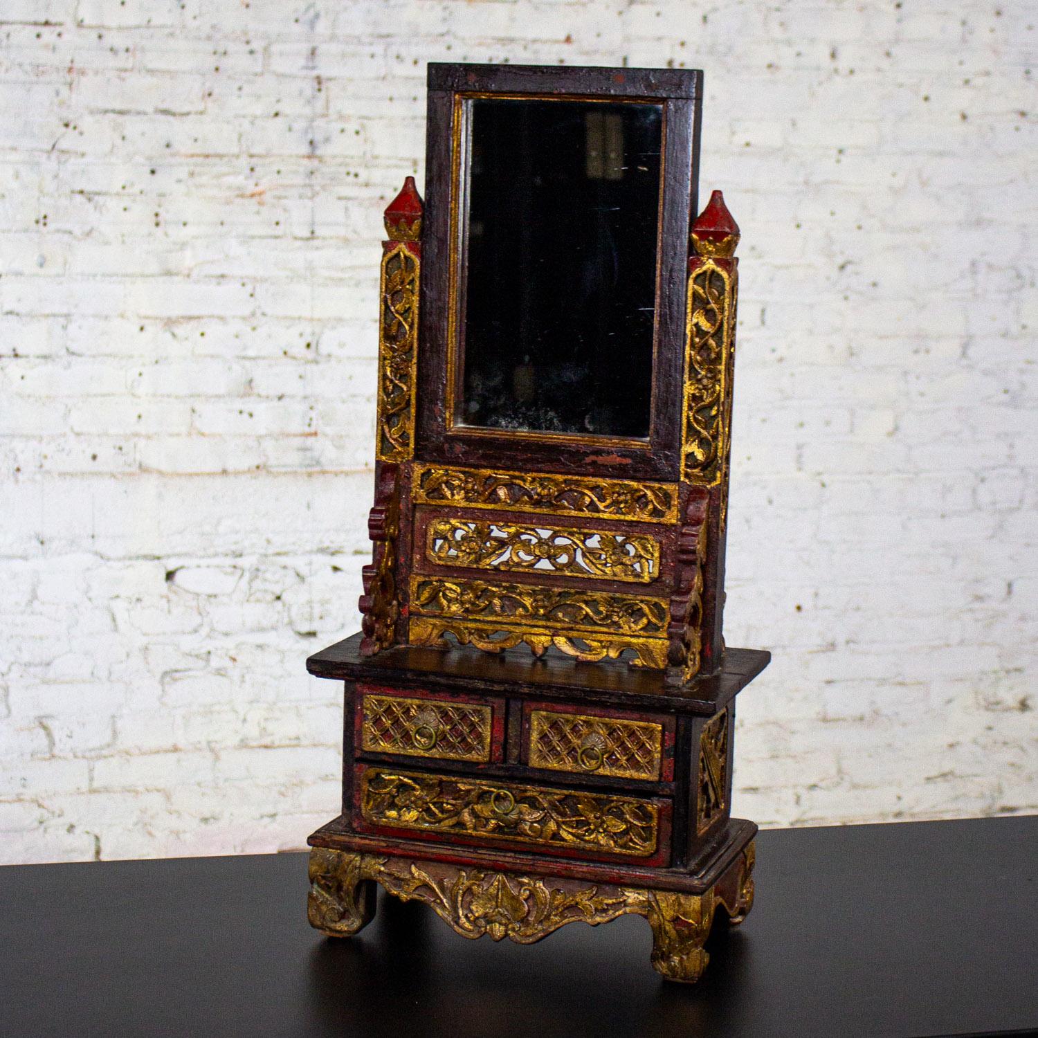 Joyero de sobremesa o espejo de tocador vintage indonesio madurano con cofre en venta 2
