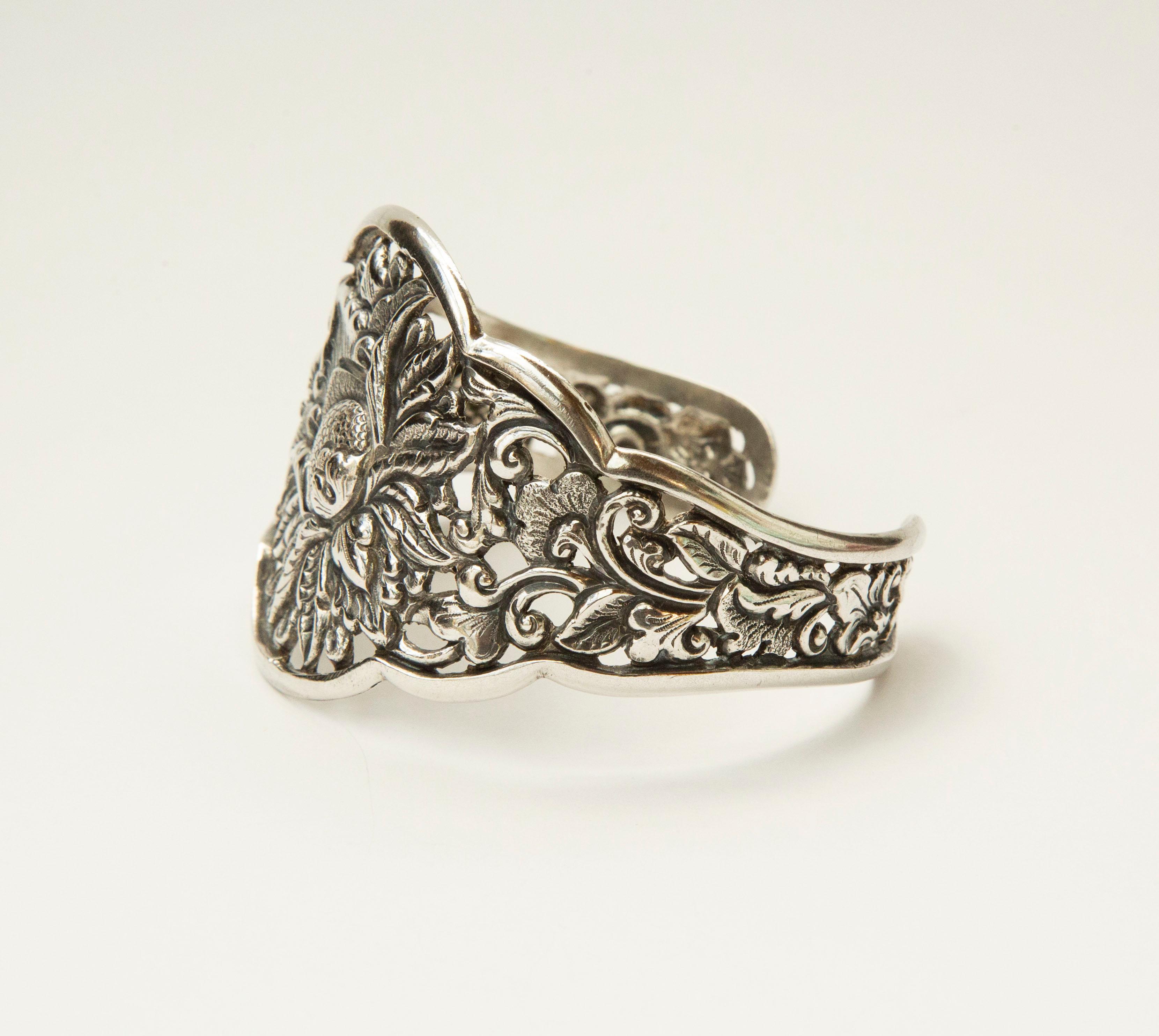 Vintage Indonesian Silver 800 Cuff Bracelet with Floral Decor CA. 1930s For Sale 2