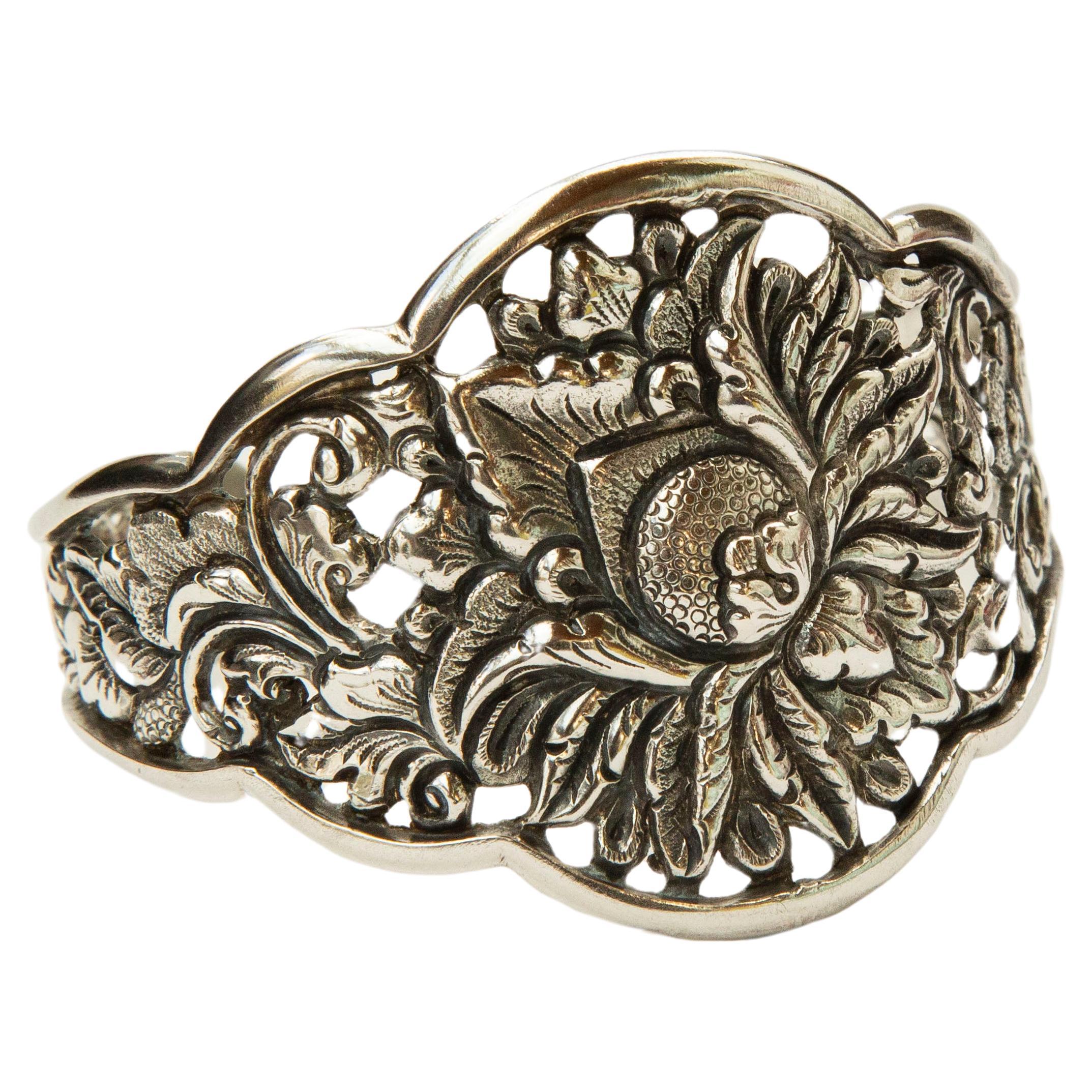 Vintage Indonesian Silver 800 Cuff Bracelet with Floral Decor CA. 1930s For Sale