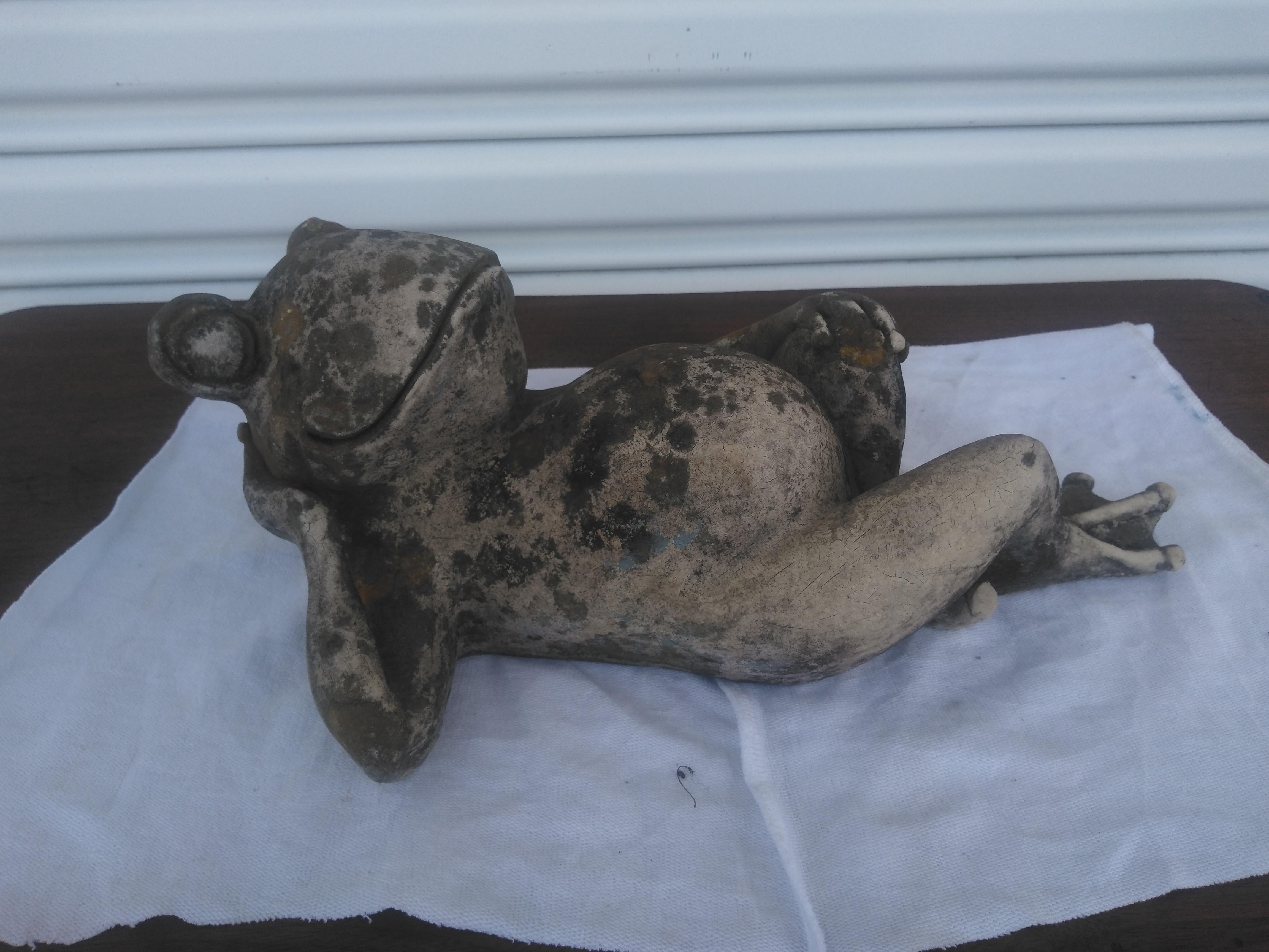 Moulage Grenouille pondeuse vintage en résine pour l'intérieur et l'extérieur en vente