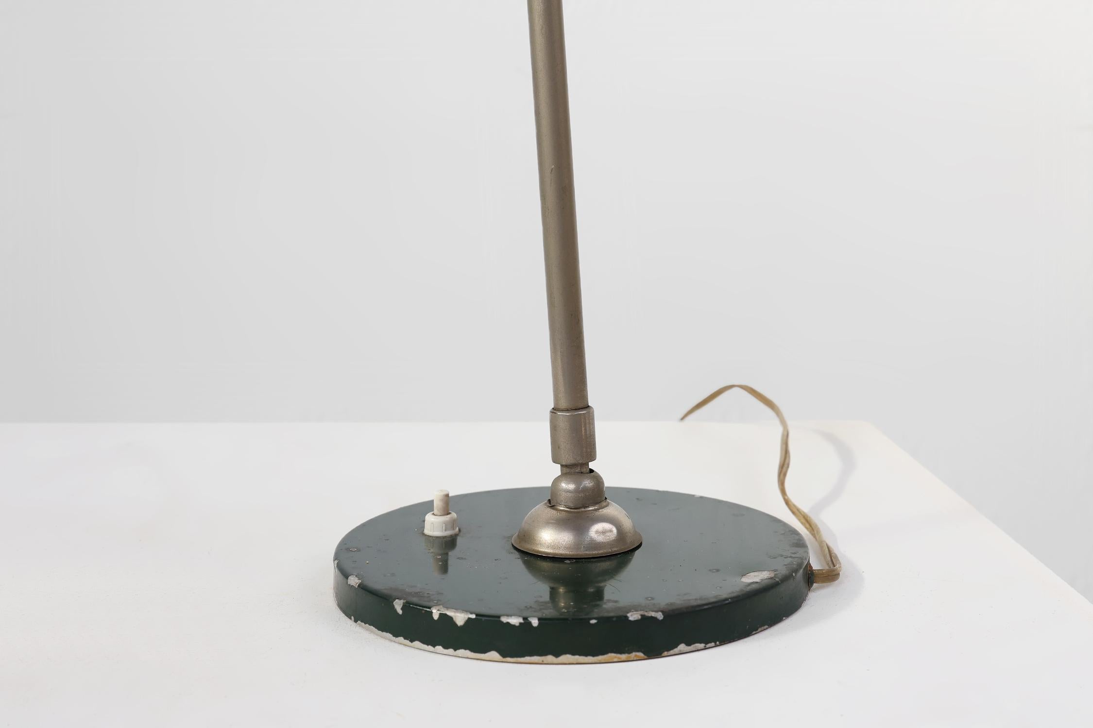 Vintage industral metal desk lamp, France ca. 1920 For Sale 2