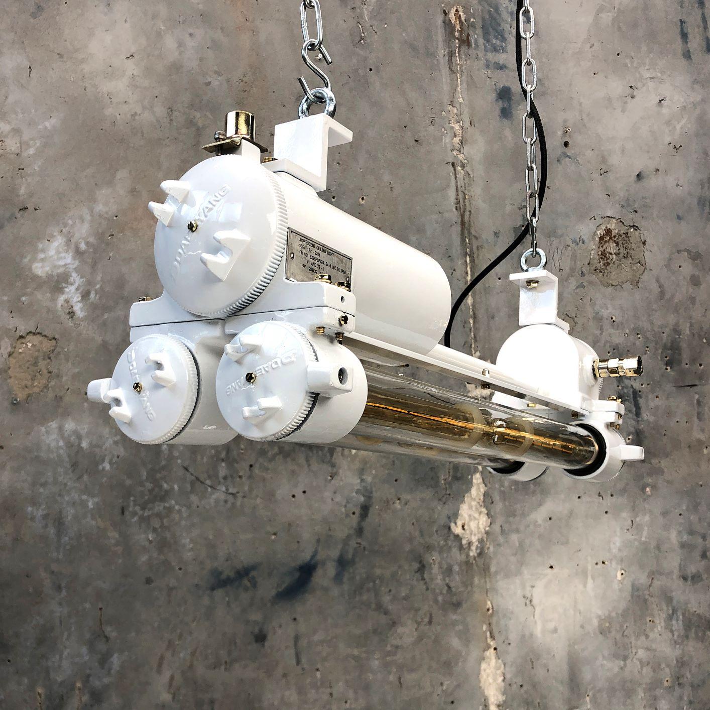 Plafonnier LED industriel vintage en aluminium et laiton flammé, blanc en vente 10