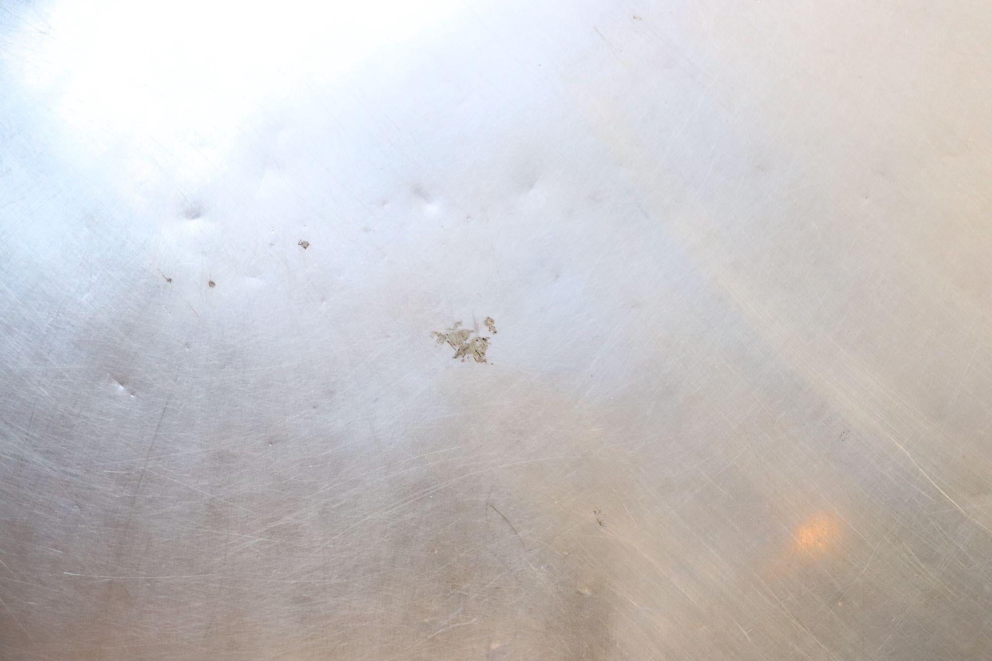 Table de fabrication industrielle Anco Bilt en fonte et chêne avec surface en acier en vente 8
