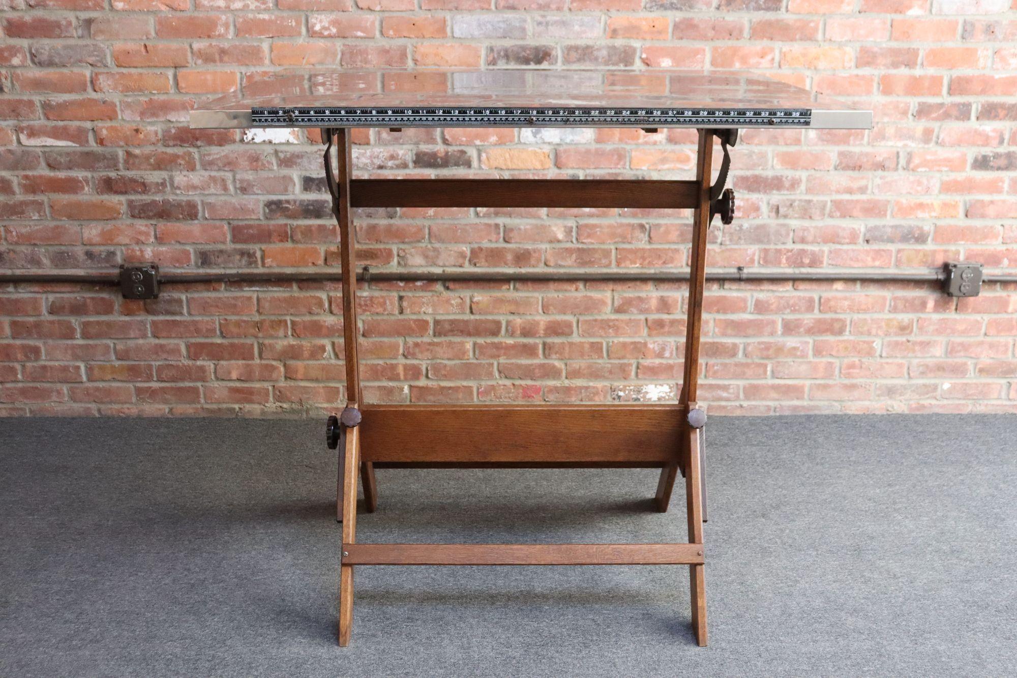 Américain Table de fabrication industrielle Anco Bilt en fonte et chêne avec surface en acier en vente
