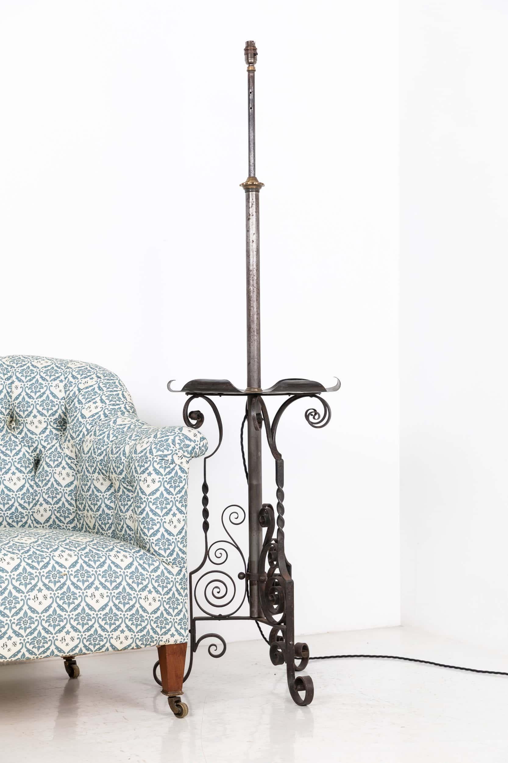 Vintage Industrial Antike Schmiedeeisen Stehlampe, circa 1920 4