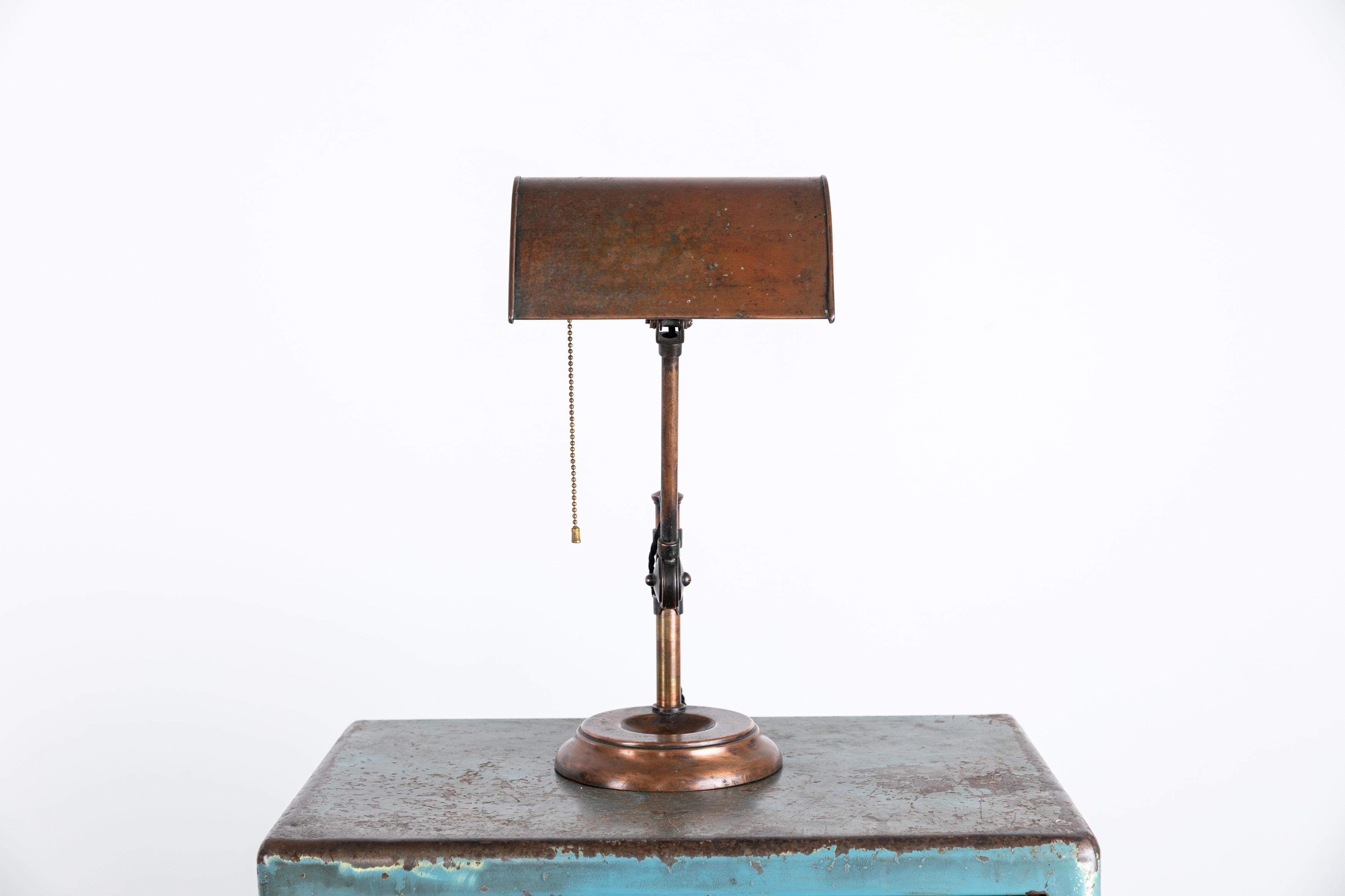 Early 20th Century Vintage Industrial Antique Brass GEC Bankers Desk Table Lamp, circa 1920