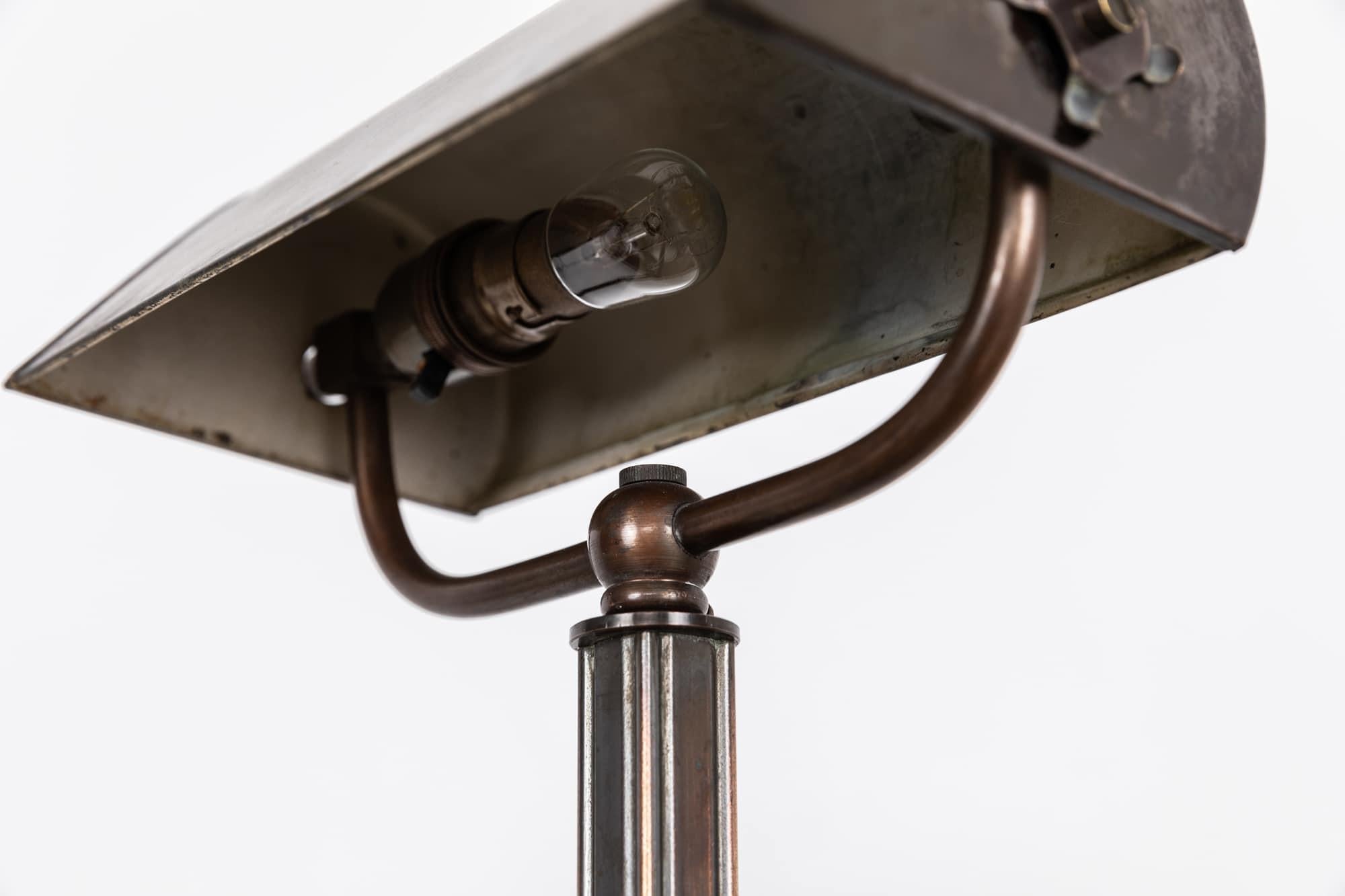 Mid-20th Century Vintage Industrial Art Deco Copper Metal Desk Table Lamp. c.1930 For Sale