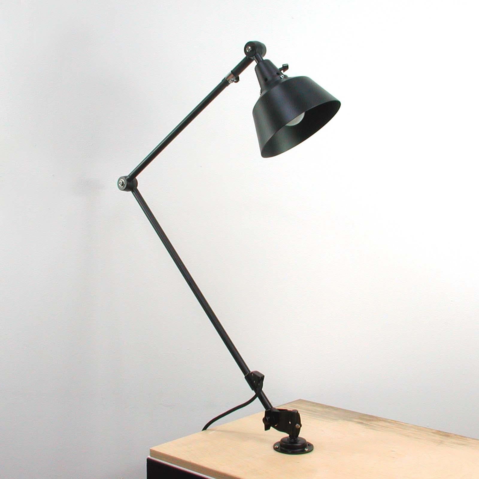 Tedesco Lampada da lavoro nera articolata industriale vintage di Curt Fischer per Midgard in vendita