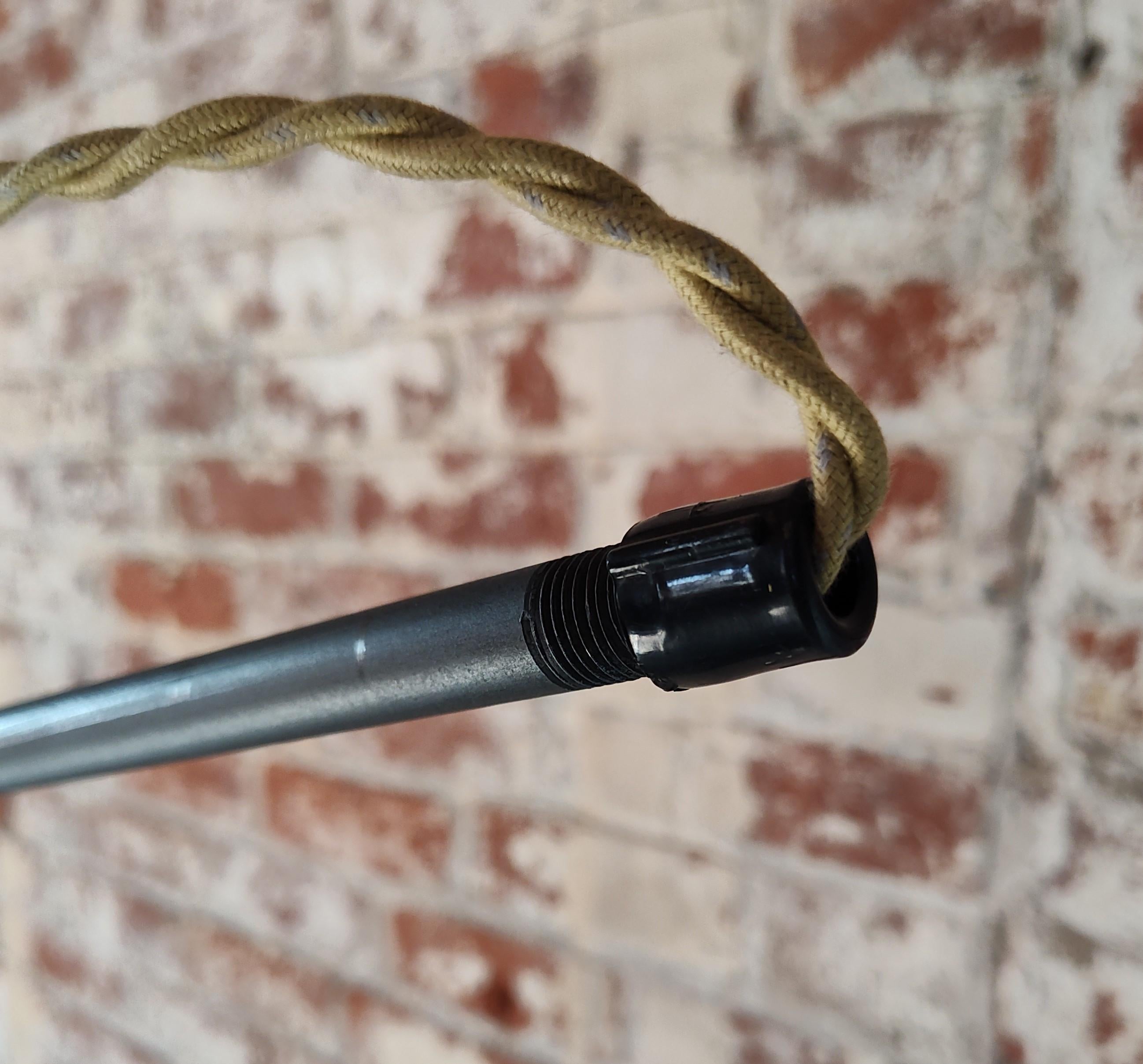 Vintage Industrie Stehlampe mit Gelenk im Angebot 7
