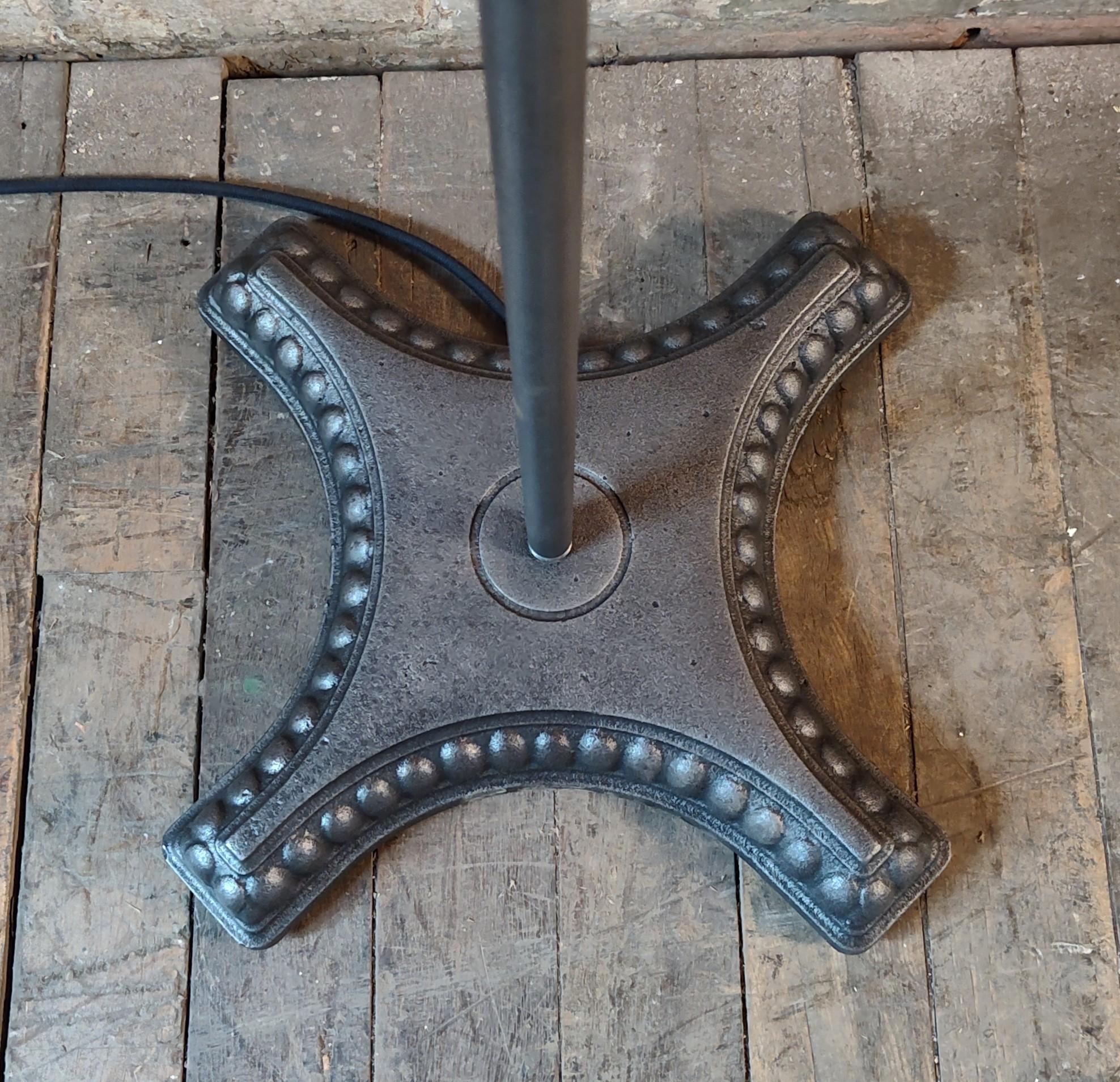 Lámpara de pie industrial vintage articulada Woodward en venta 13
