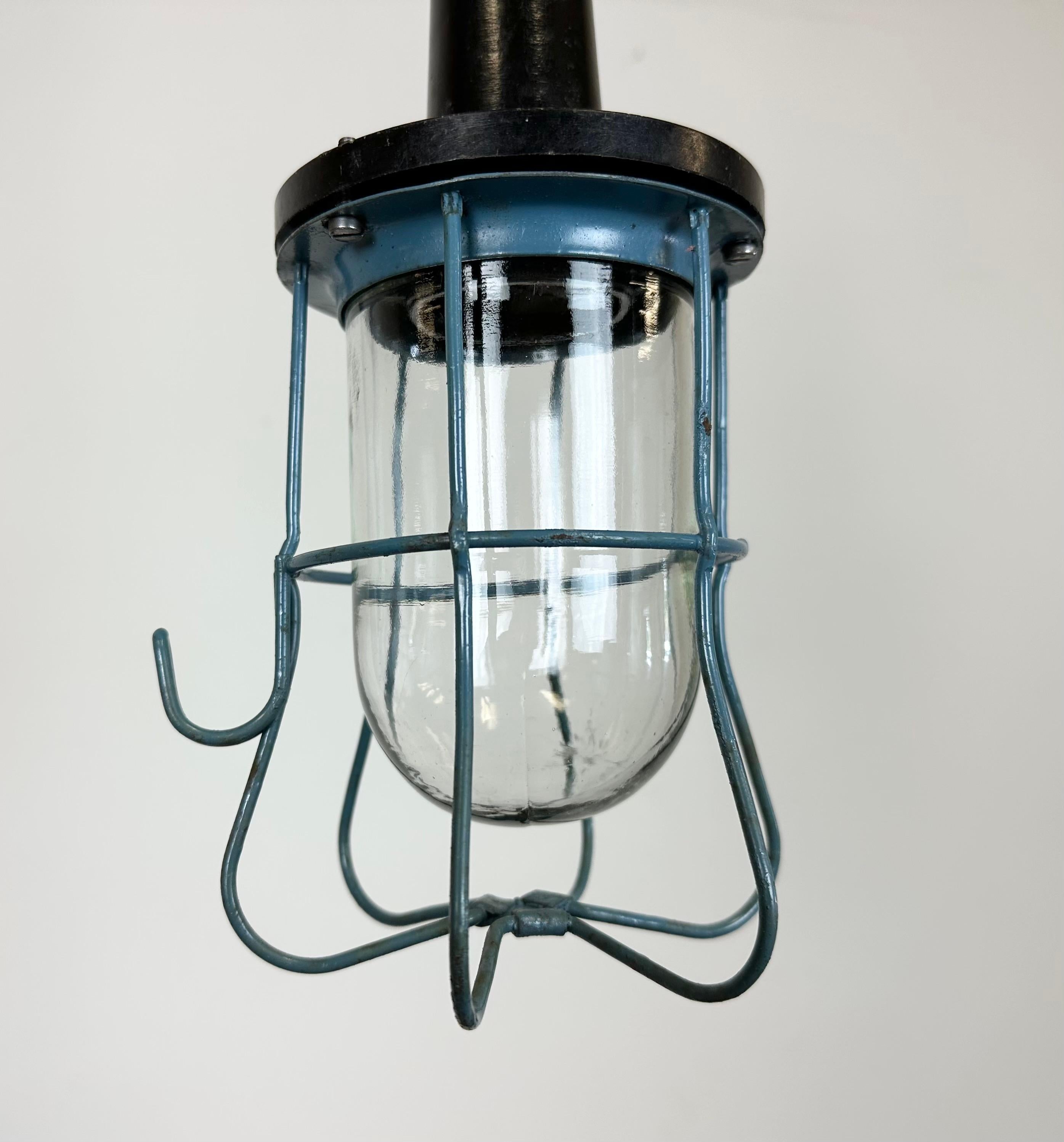 Vintage Industrial Bakelite Hanging Work Light, 1960s In Good Condition For Sale In Kojetice, CZ