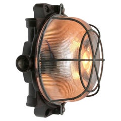 Apliques de pared industriales vintage de baquelita con vidrio holófano