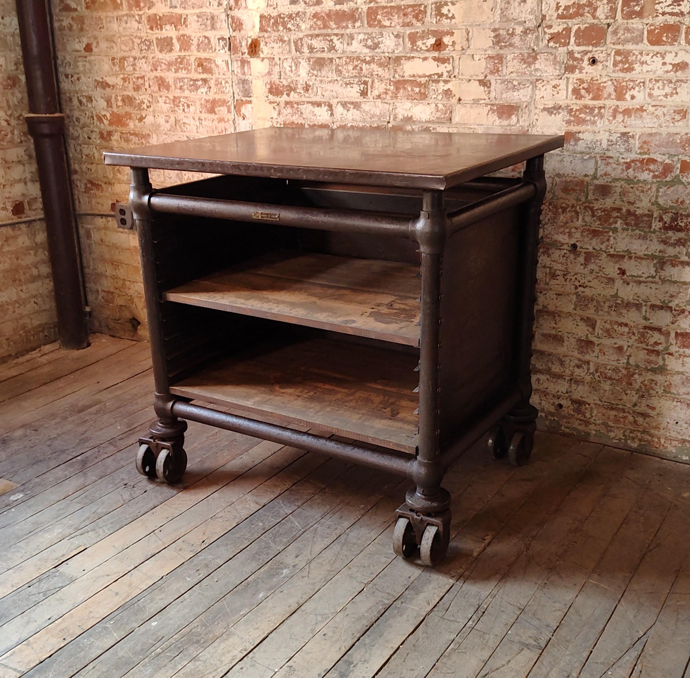 Vintage Industrial Bar Cart In Good Condition In Oakville, CT