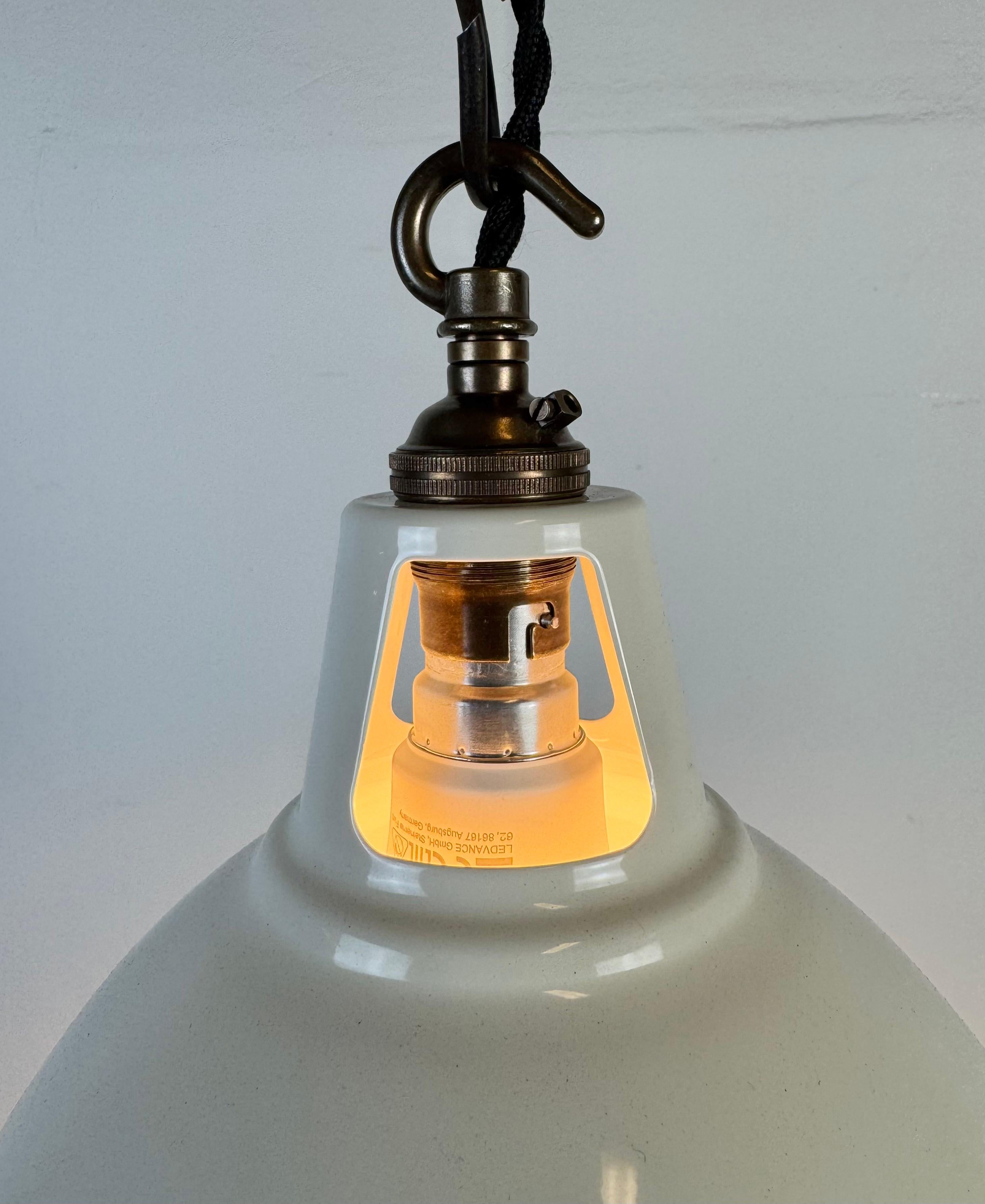 Vintage Industrial Beige Painted Pendant Lamp, 2000s For Sale 4