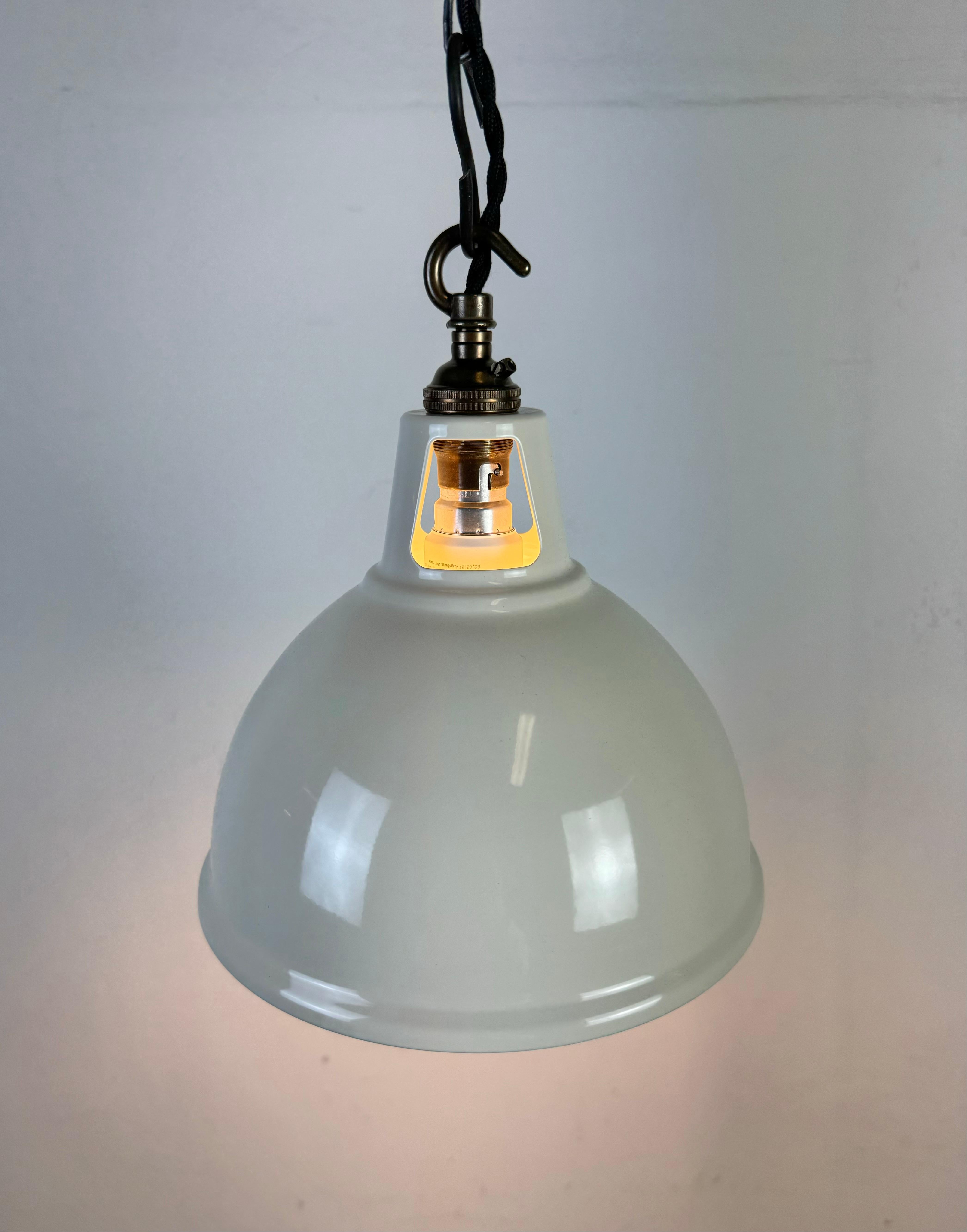 Vintage Industrial Beige Painted Pendant Lamp, 2000s For Sale 5