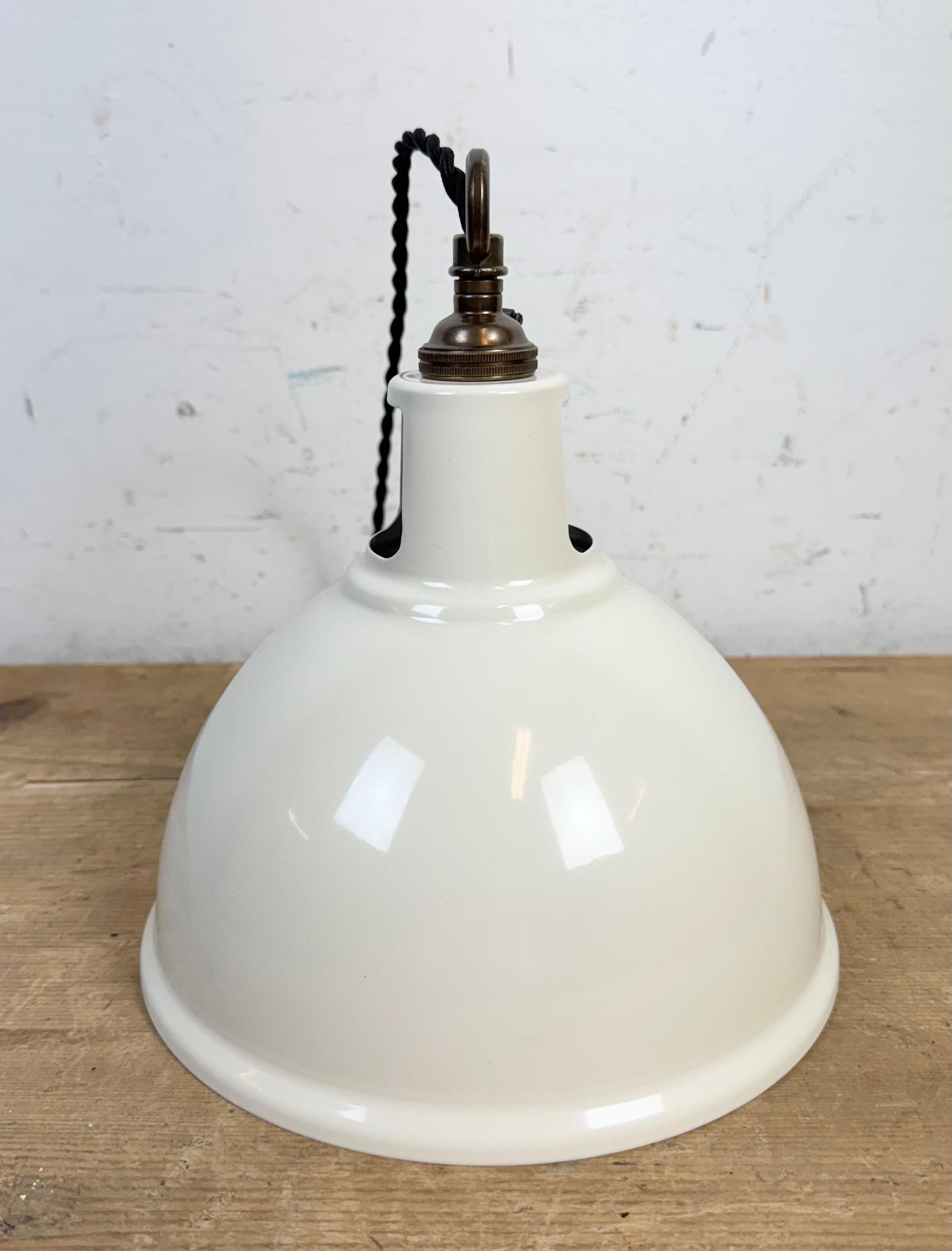 Vintage Industrial Beige Painted Pendant Lamp, 2000s For Sale 7