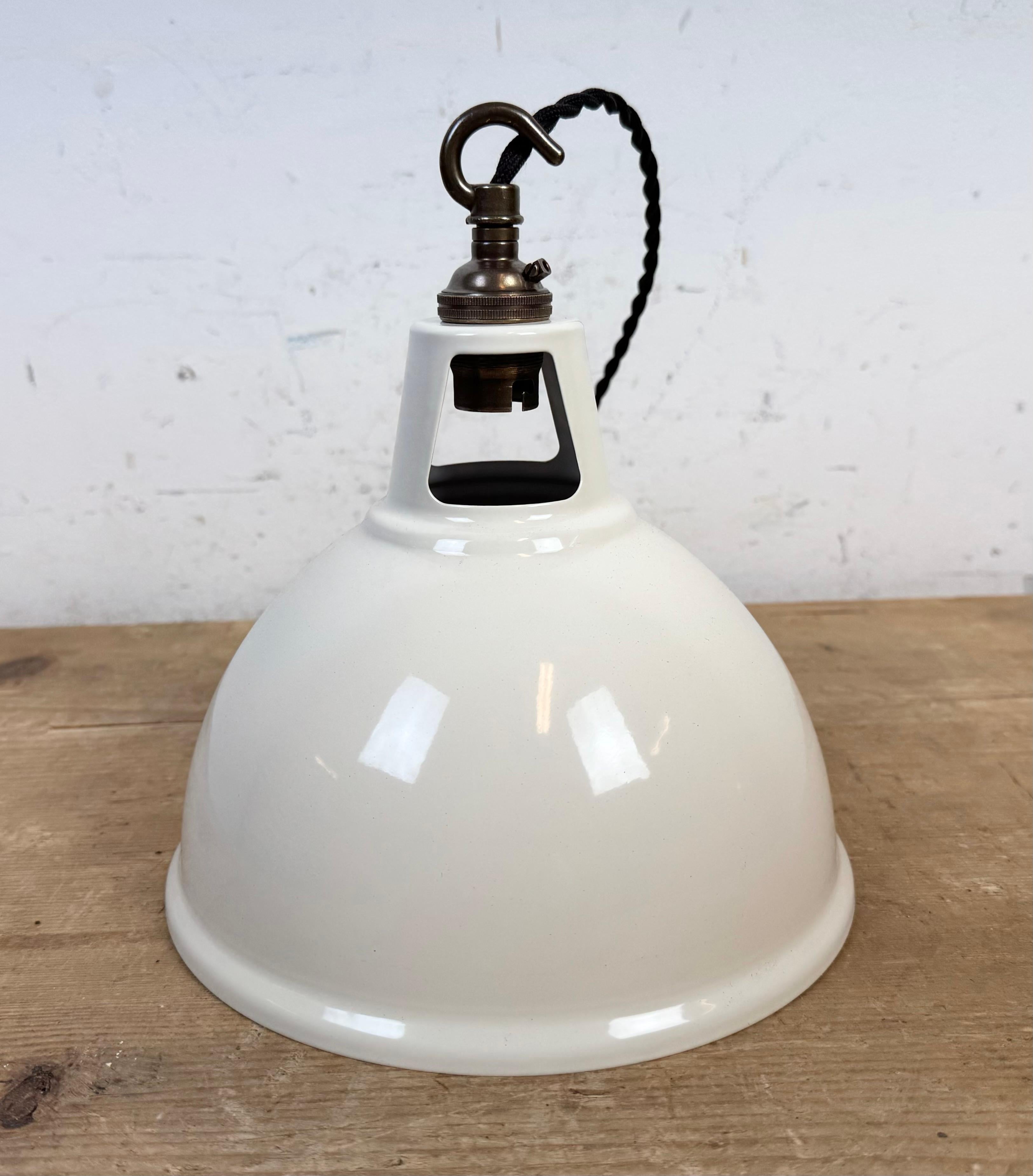 Vintage Industrial Beige Painted Pendant Lamp, 2000s For Sale 9
