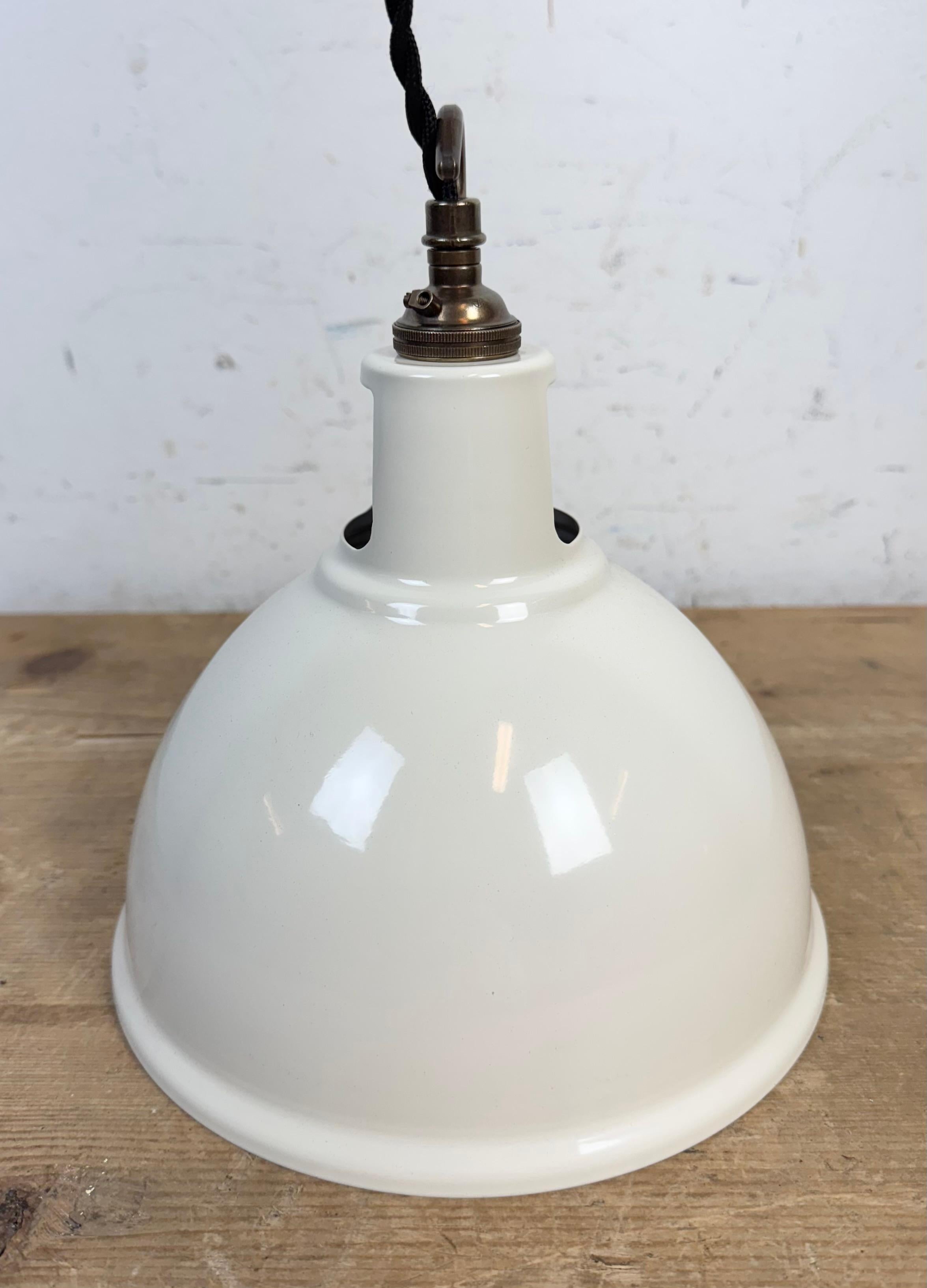 Vintage Industrial Beige Painted Pendant Lamp, 2000s For Sale 11