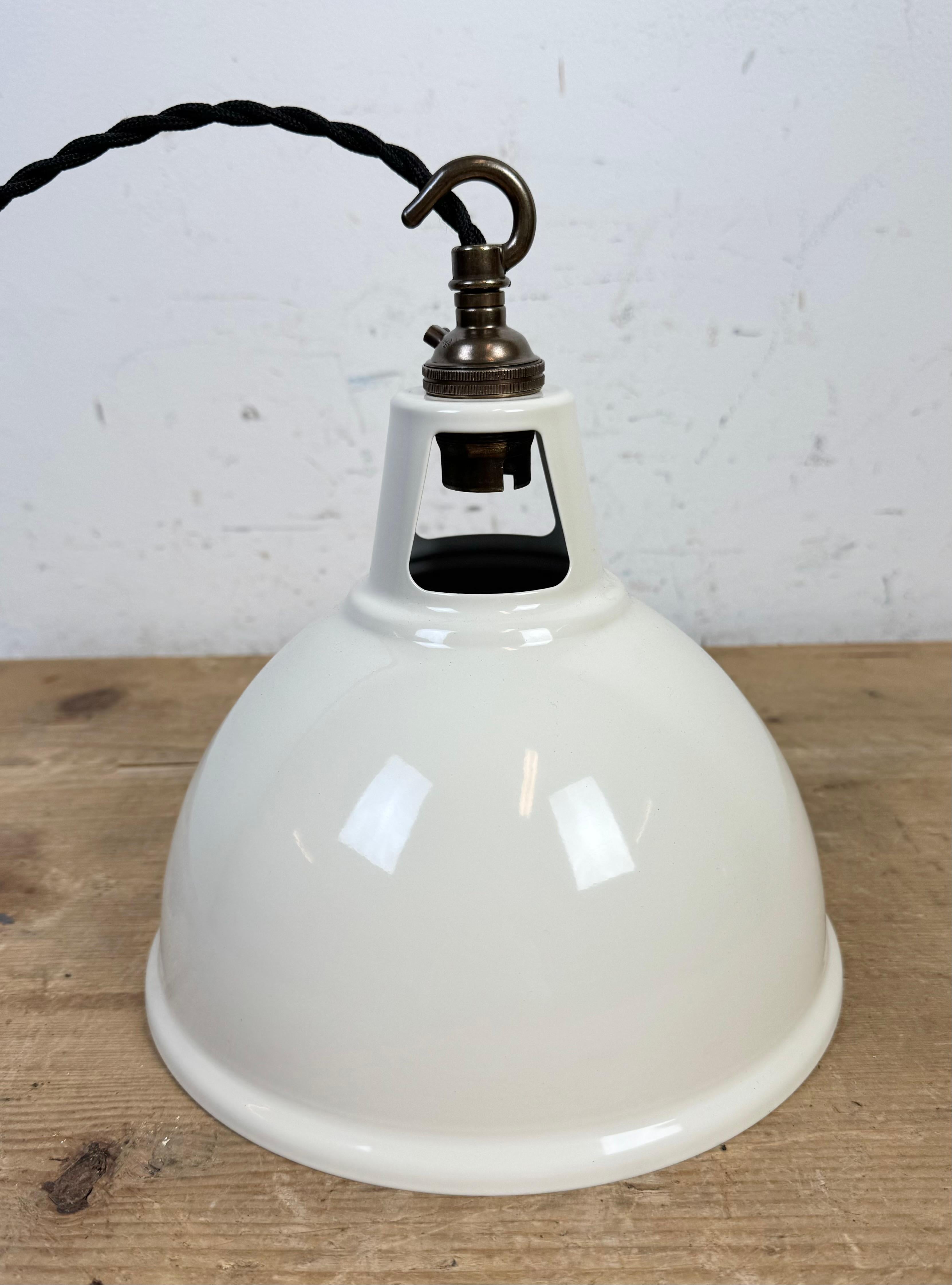 Vintage Industrial Beige Painted Pendant Lamp, 2000s For Sale 12